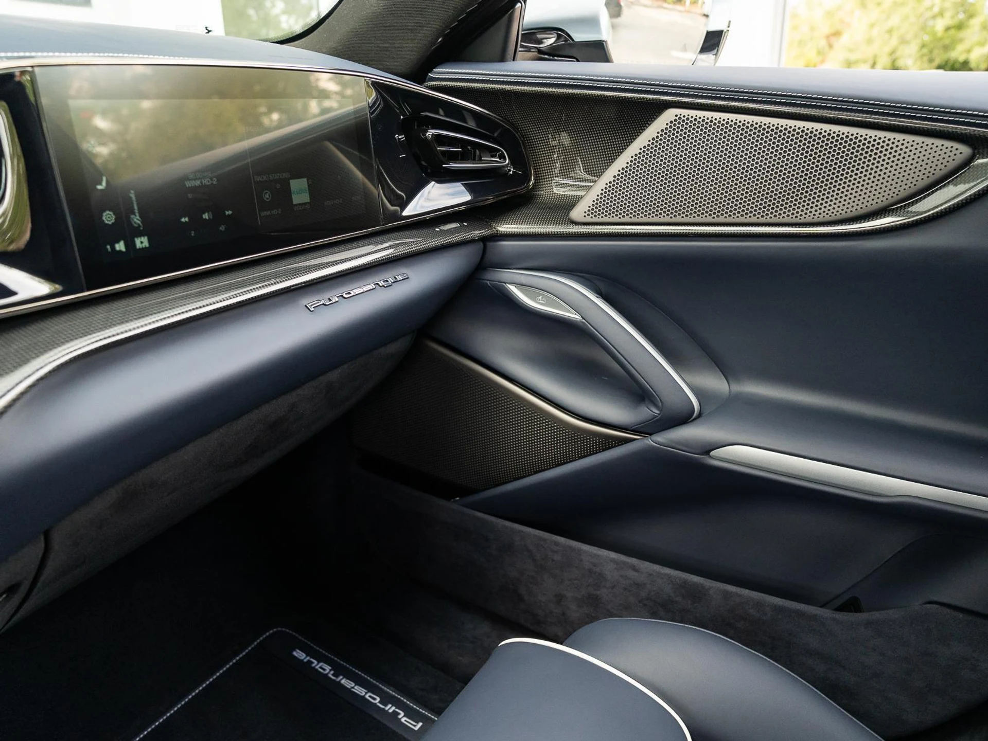 mph030_1962552028_Used_2025_Ferrari_Purosangue_AWD_1768385485_d4cc0283b5