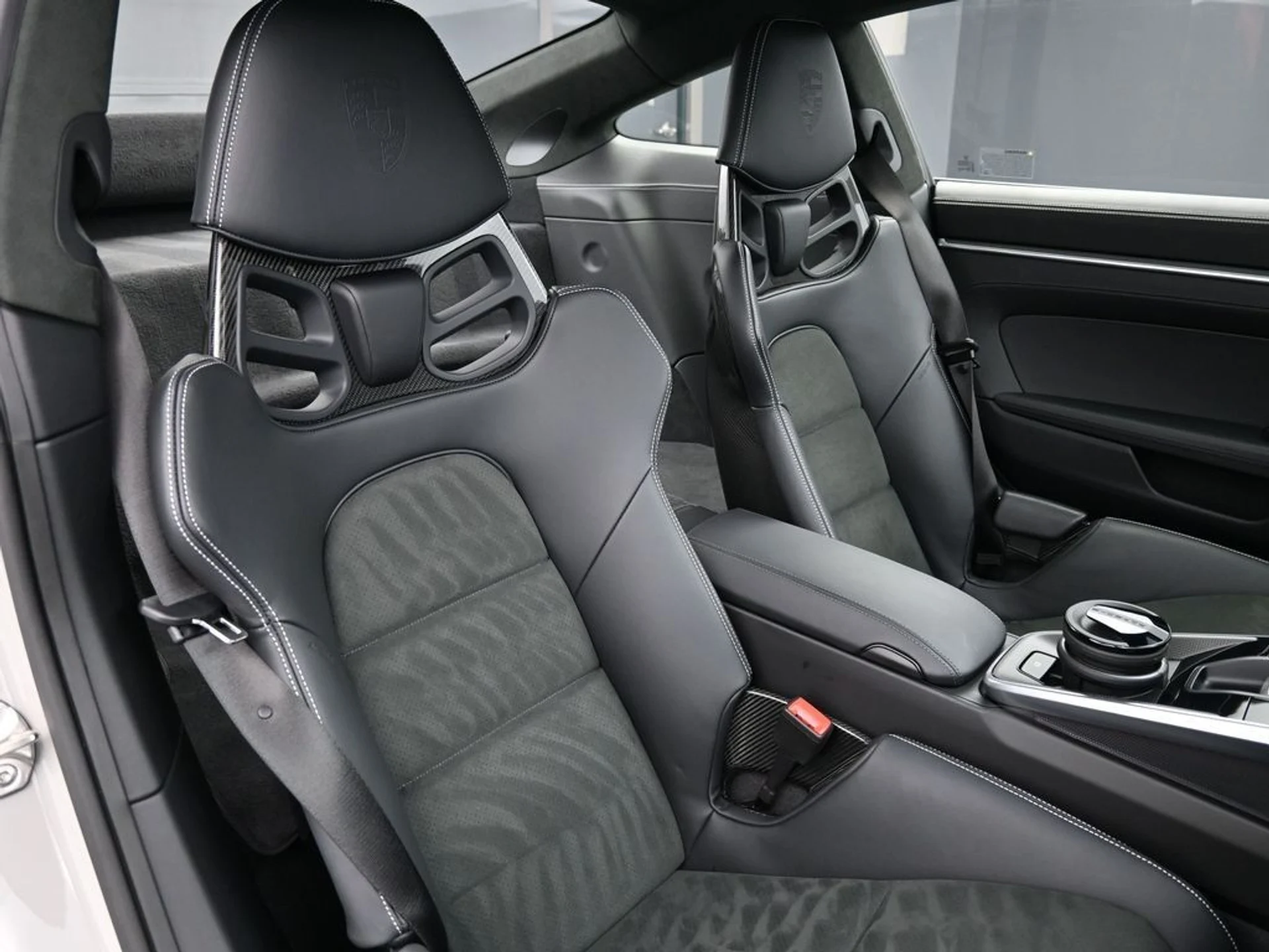 mph030_1963600480_61bbc2dd641a95a6886e962b84687b3f_49b3101c23