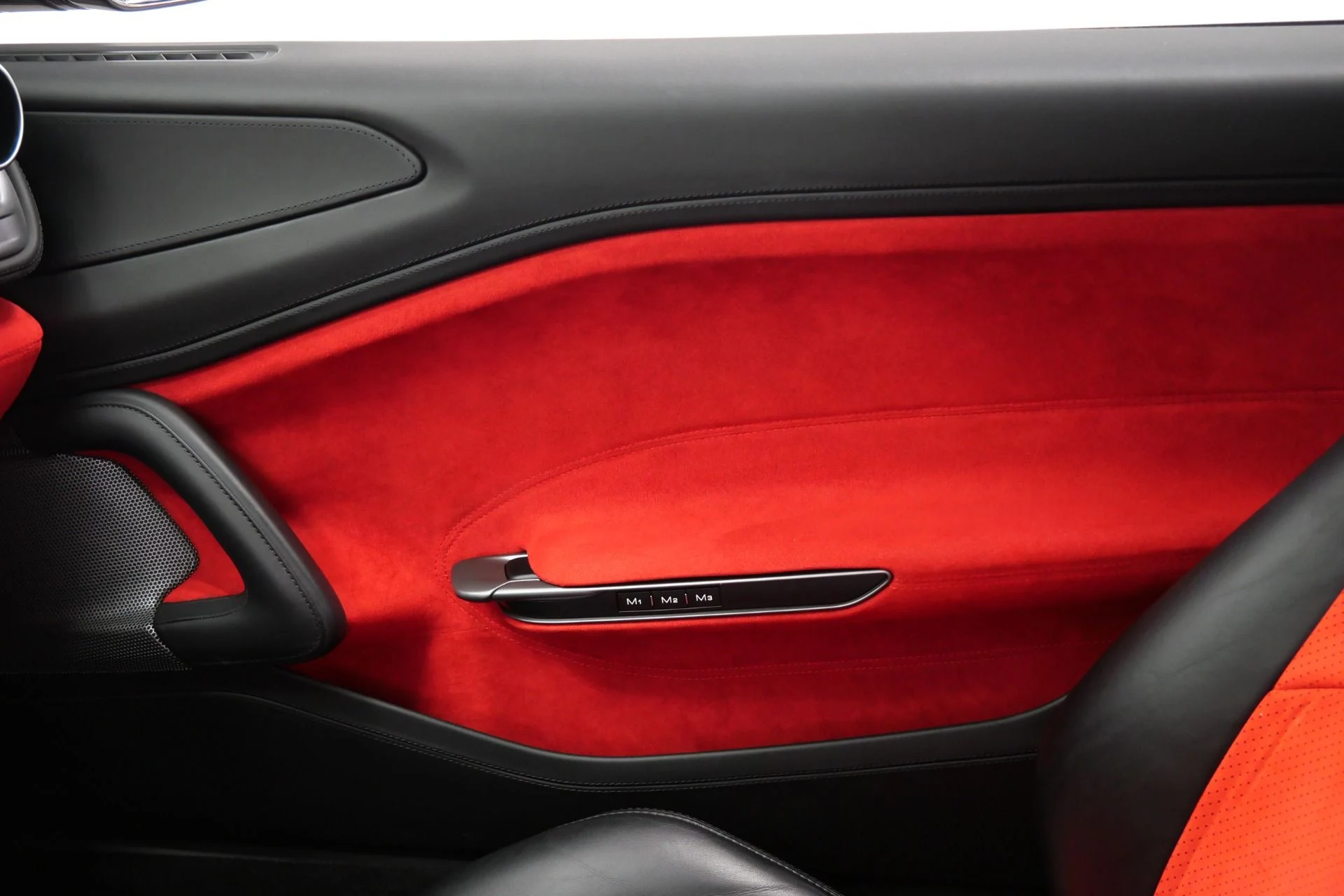 mph030_1963607258_Used_2019_Ferrari_GTC_4_Lusso_T_Leather_and_Alcantara_Interior_Heated_and_Ventilated_Seats_1786464886_1e1e372671