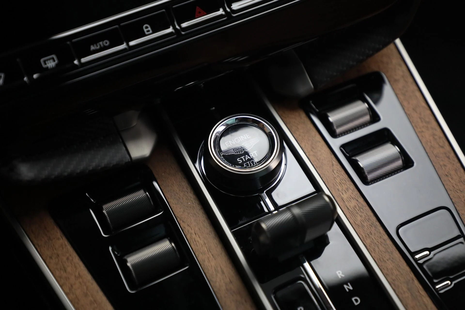 mph030_1970177065_New_2026_Aston_Martin_Vanquish_879df9d60e
