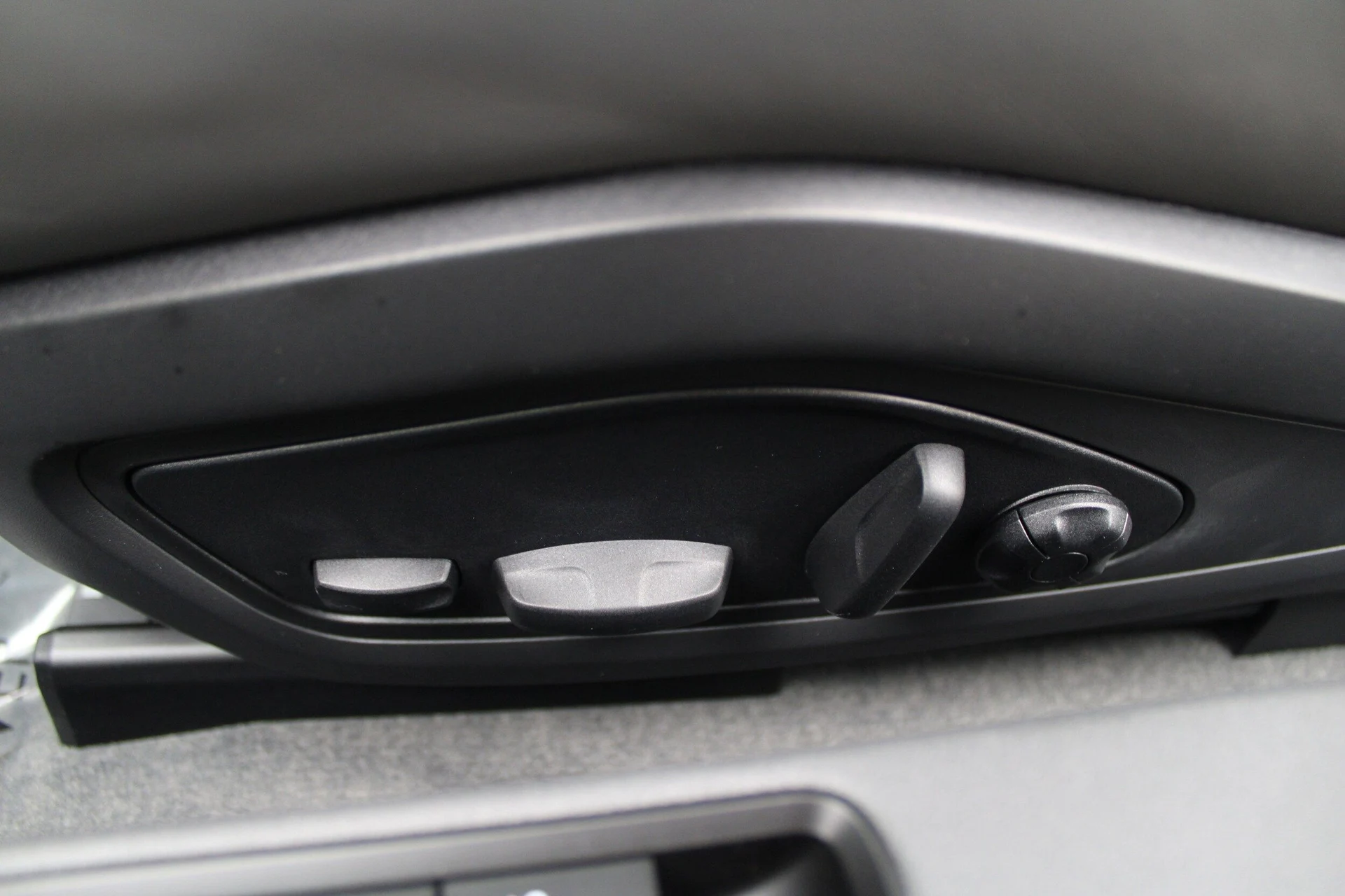 mph030_1970202863_2e9e03467152ce8ea1750135a2ee7984x_d86df245eb