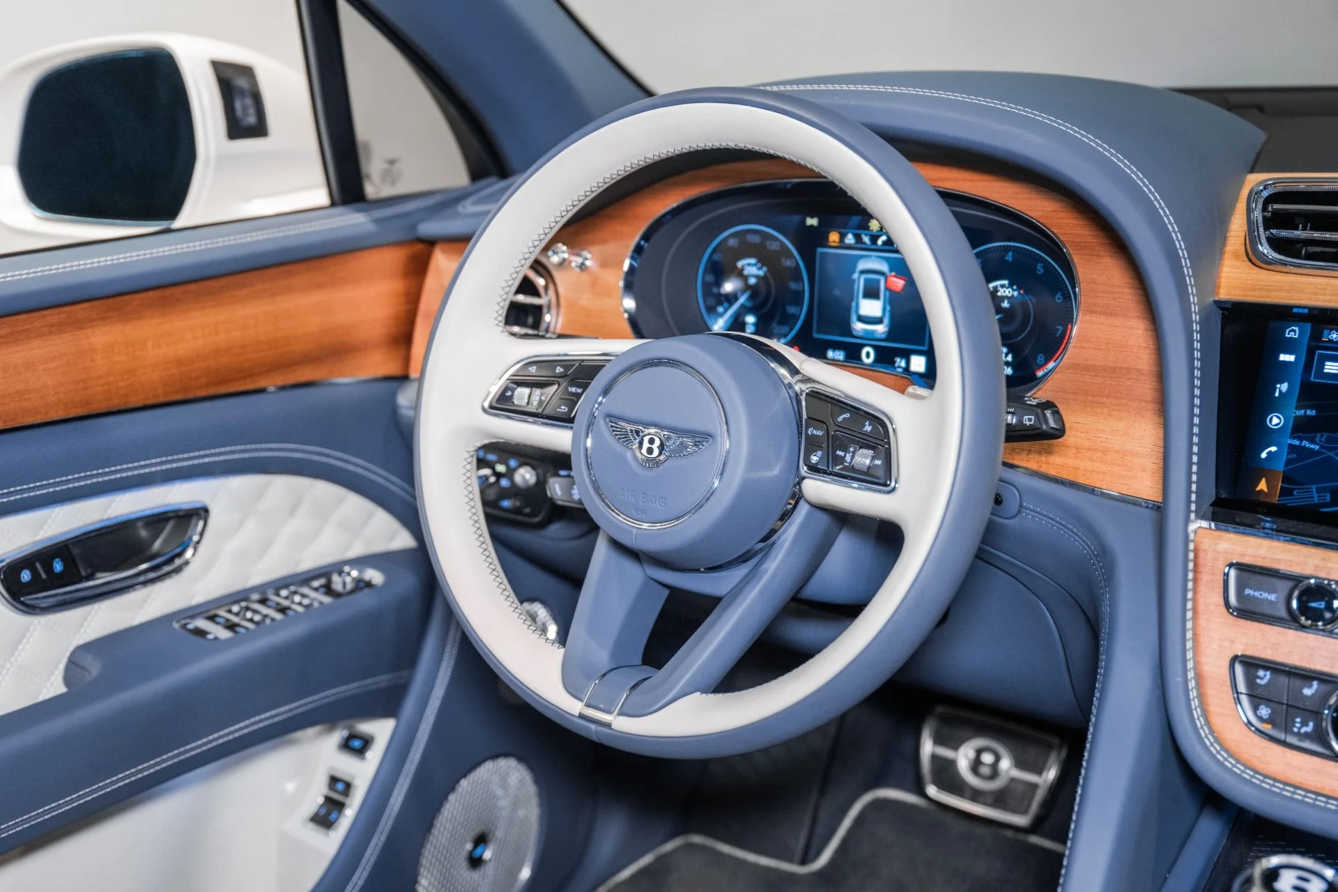 mph030_19755715_Used_2023_Bentley_Bentayga_V8_1773161600_0585604cc1