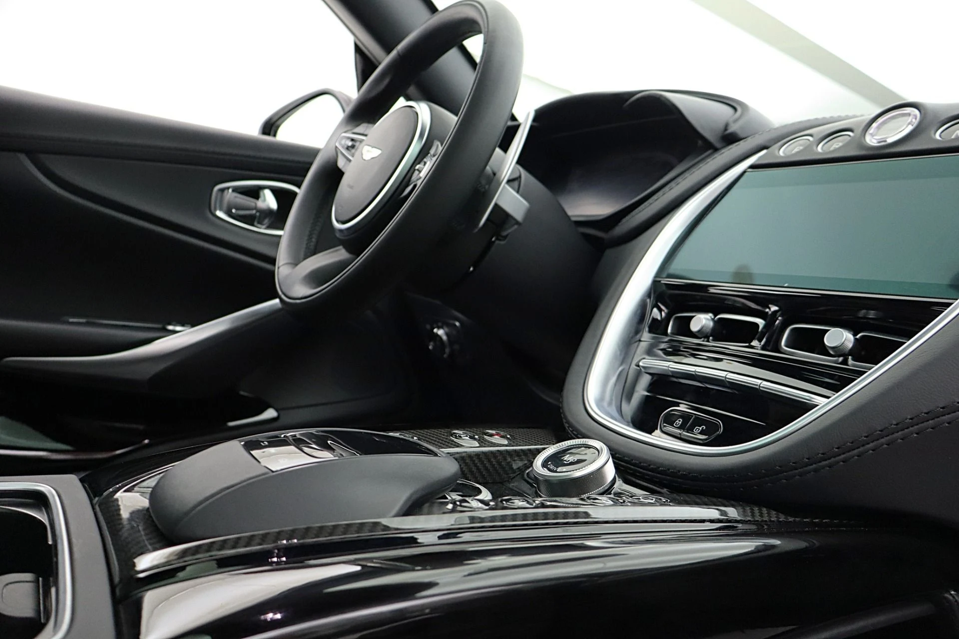 mph030_1993621749_Used_2023_Aston_Martin_DBX_707_415c446af6