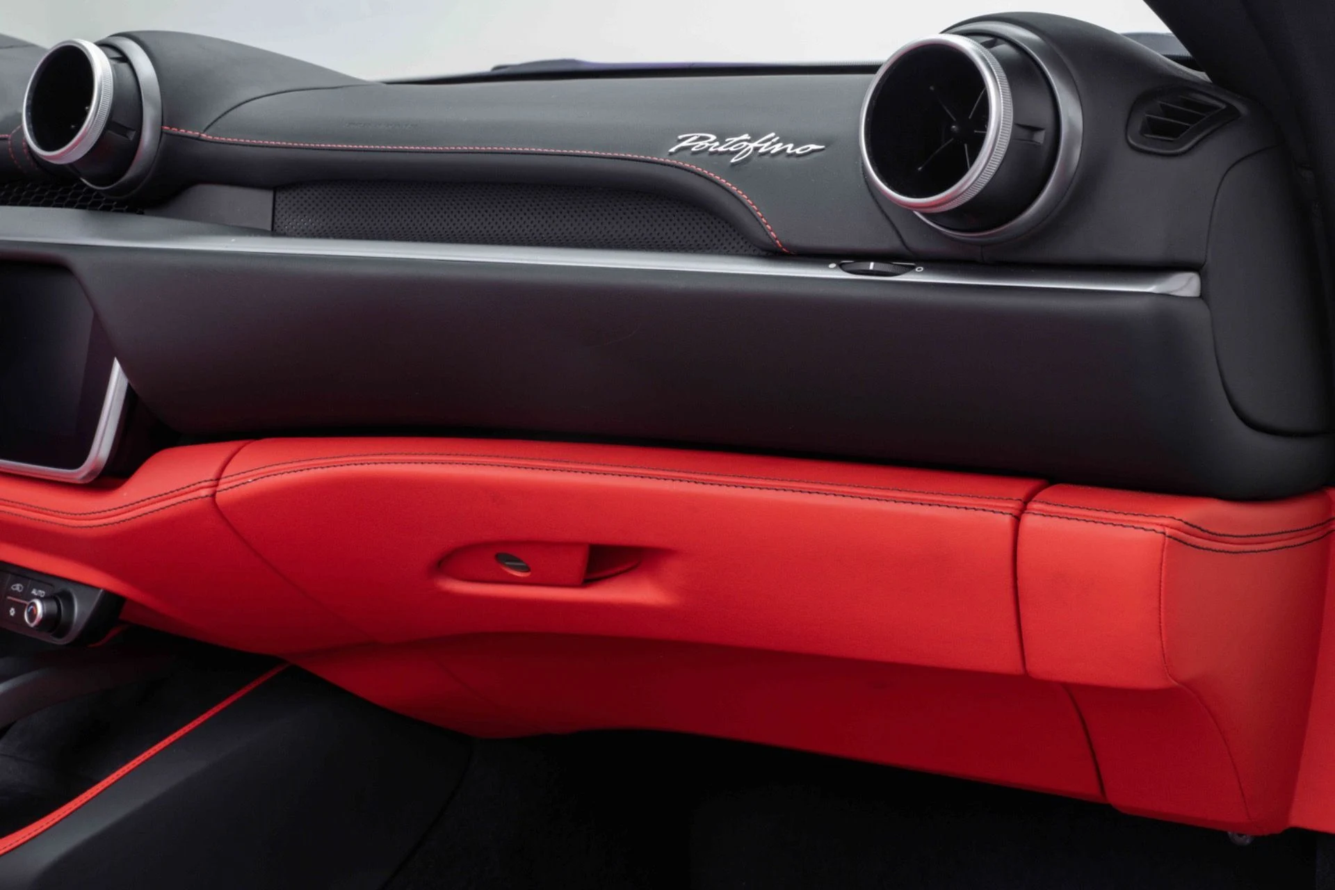 mph030_2002149139_Used_2020_Ferrari_Portofino_1774467212_39a0f66482