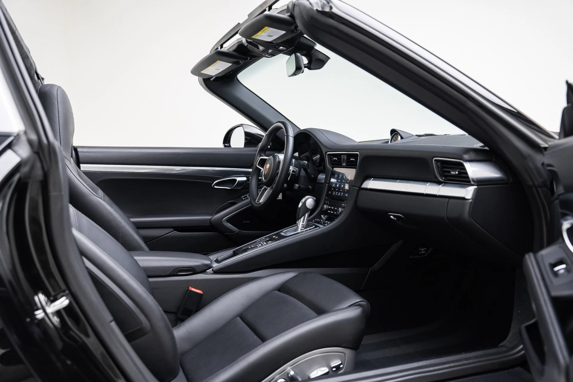 mph030_2005922414_Used_2018_Porsche_911_Targa_4_S_1767827901_73ed89718f