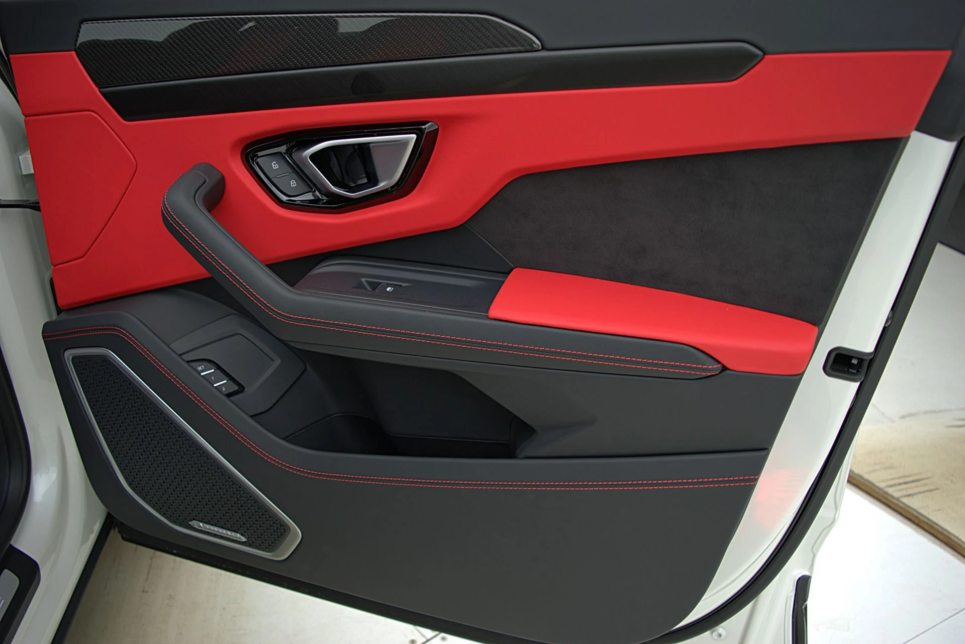 mph030_2008536543_Used_2022_Lamborghini_Urus_SELEZIONE_PRE_OWNED_CERTIFIED_bd3bfa02e7