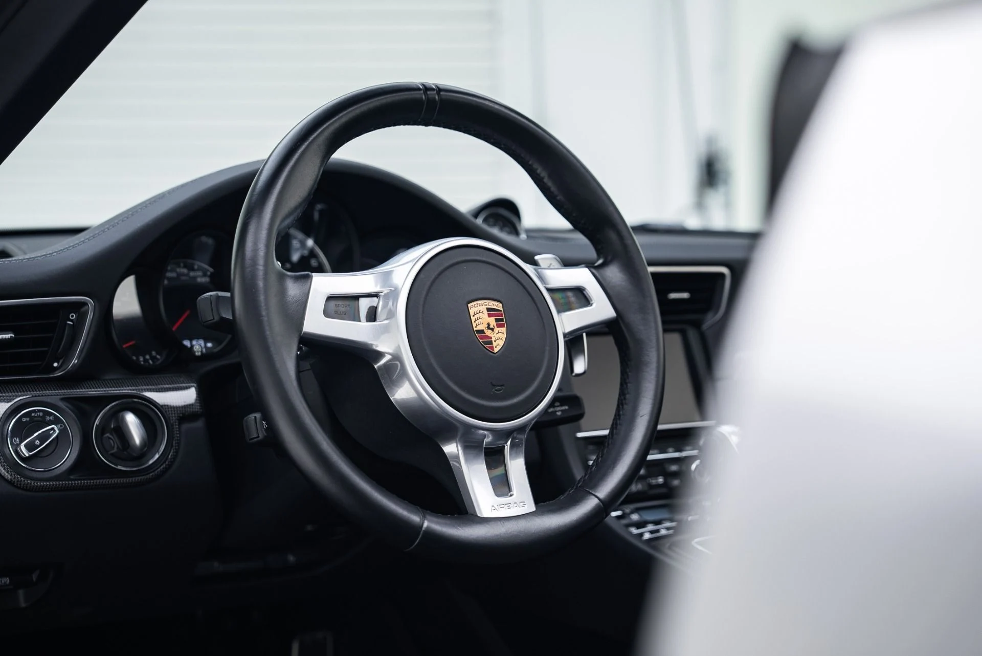 mph030_2020401119_Used_2016_Porsche_911_Turbo_S_1764978245_46a3c5e5a1