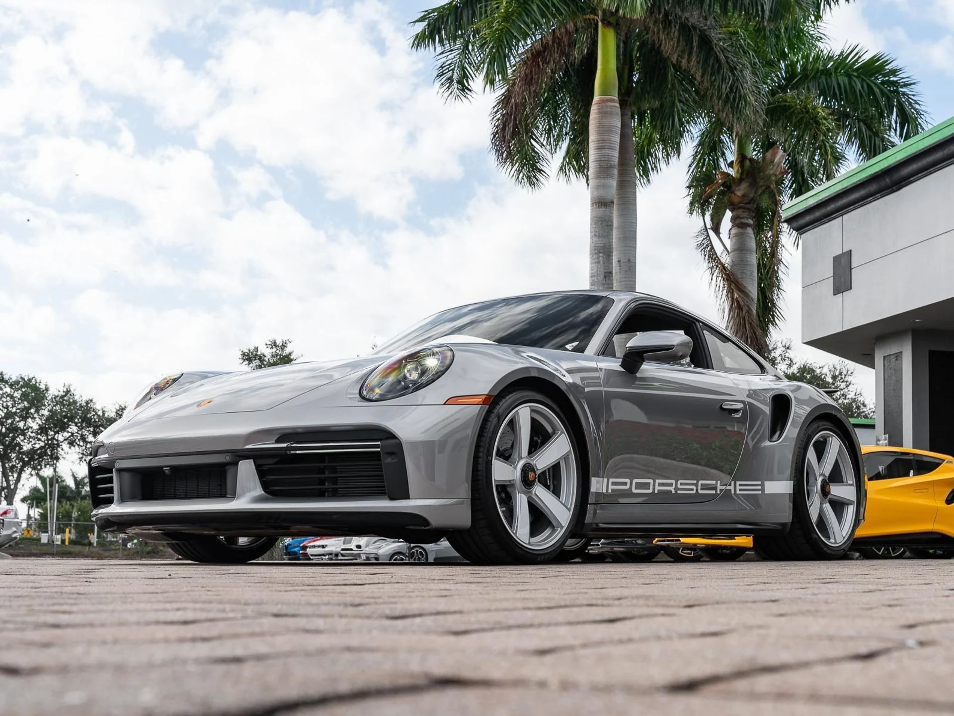 mph030_2026166259_Used_2025_Porsche_911_Turbo_1762268518_5a460d4b6a