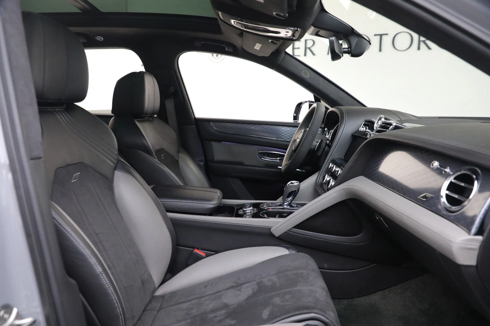 mph030_2037346349_Used_2022_Bentley_Bentayga_S_V8_2c694a5eba