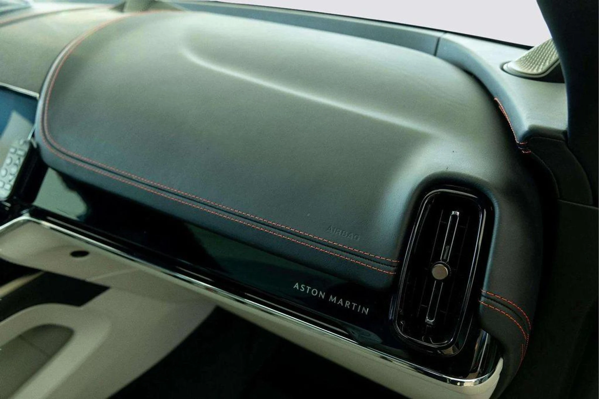 mph030_2042892293_Xi_3lys_NHQD_8jk_Z9m_ZWU_Cg_Z_Zso4_c88d47bea2