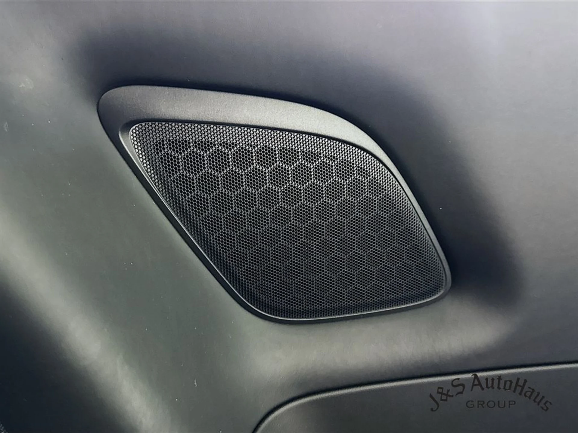 mph030_2044701283_yak4su6tk3xkbo5pejceh6yiyr3r_69affcef9b