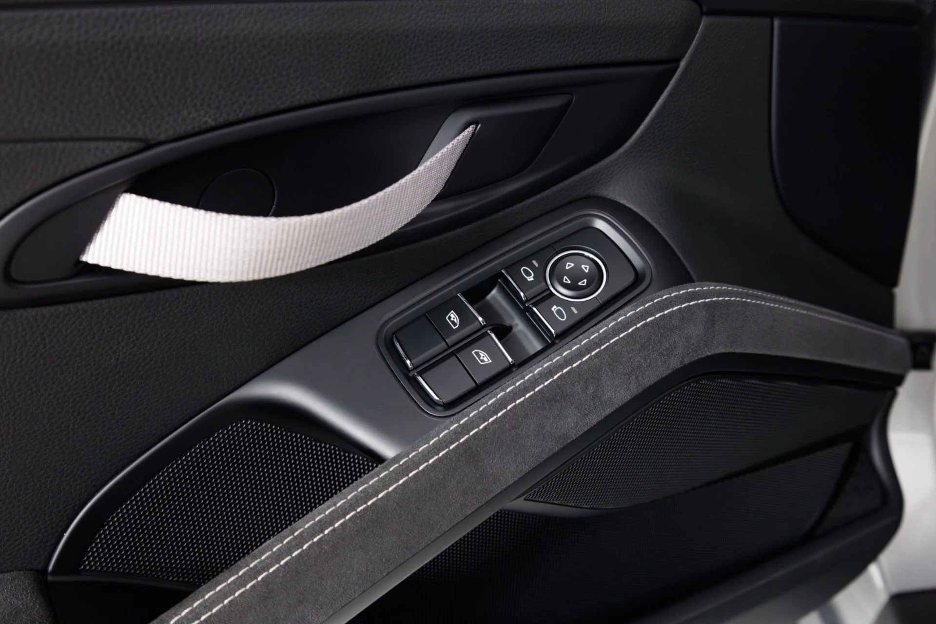 mph030_2046265935_Used_2019_Porsche_911_GT_3_RS_1778792364_e0a1255b3f