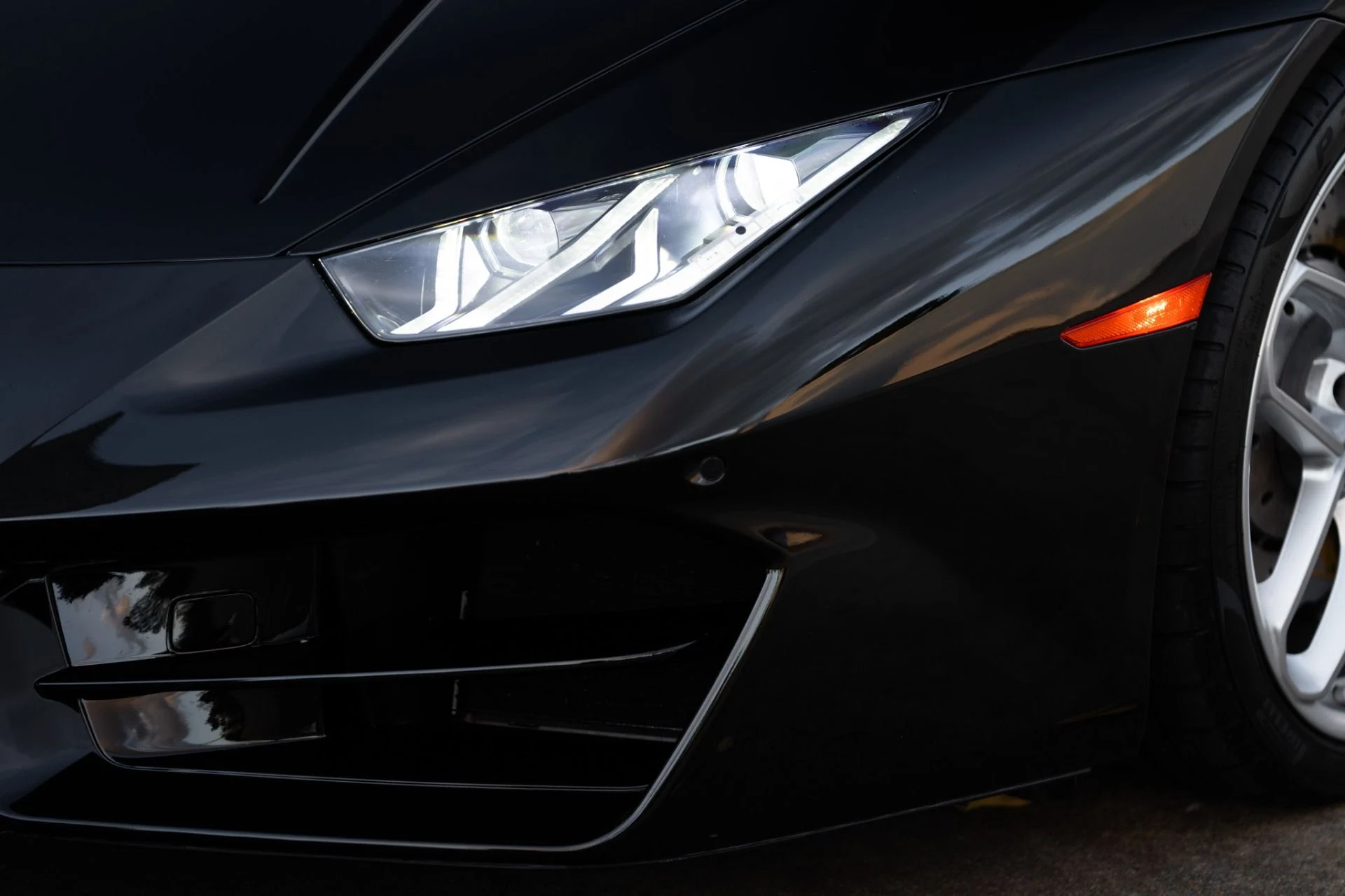 mph030_2074800675_Used_2017_Lamborghini_Huracan_LP_580_2_Spyder_1766447716_43f7befd60