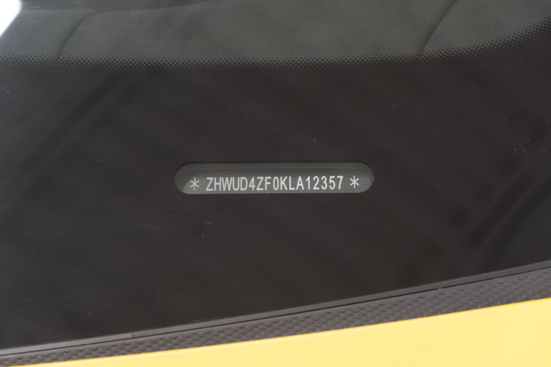 mph030_207650699_Used_2019_Lamborghini_Huracan_LP_640_4_Performante_1764627885_4f938d0aeb