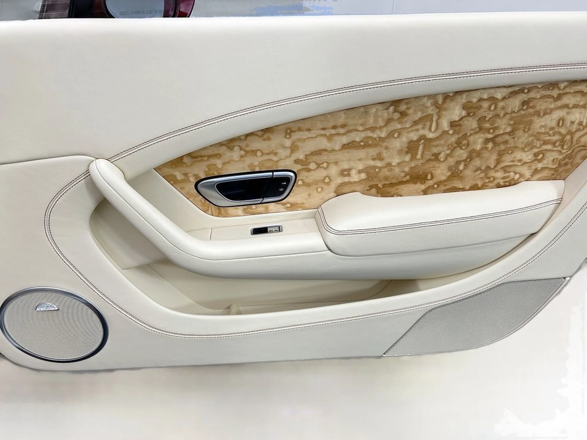 mph030_2086098116_used_2017_bentley_continental_gtv8convertible_8119_22991811_31_1024_ea04106da7