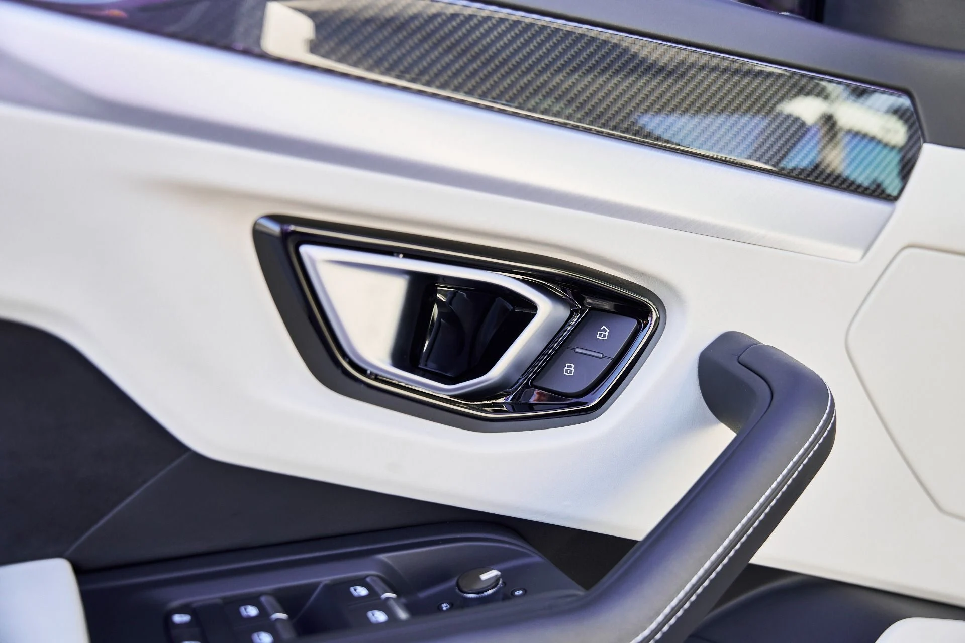 mph030_2087699201_Used_2021_Lamborghini_Urus_1772650651_89660580a1