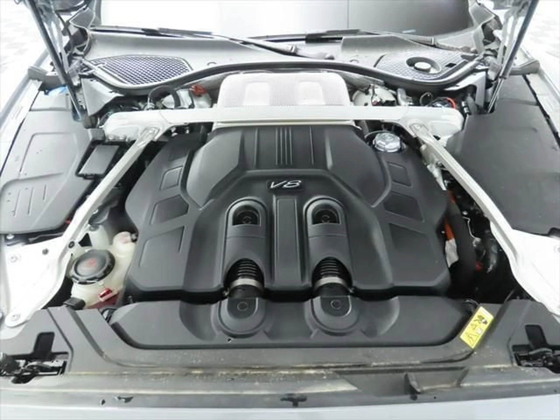 mph030_2089458794_used_2025_bentley_flying_spur_speedsedan_8119_23010075_31_640_54e2089b1b