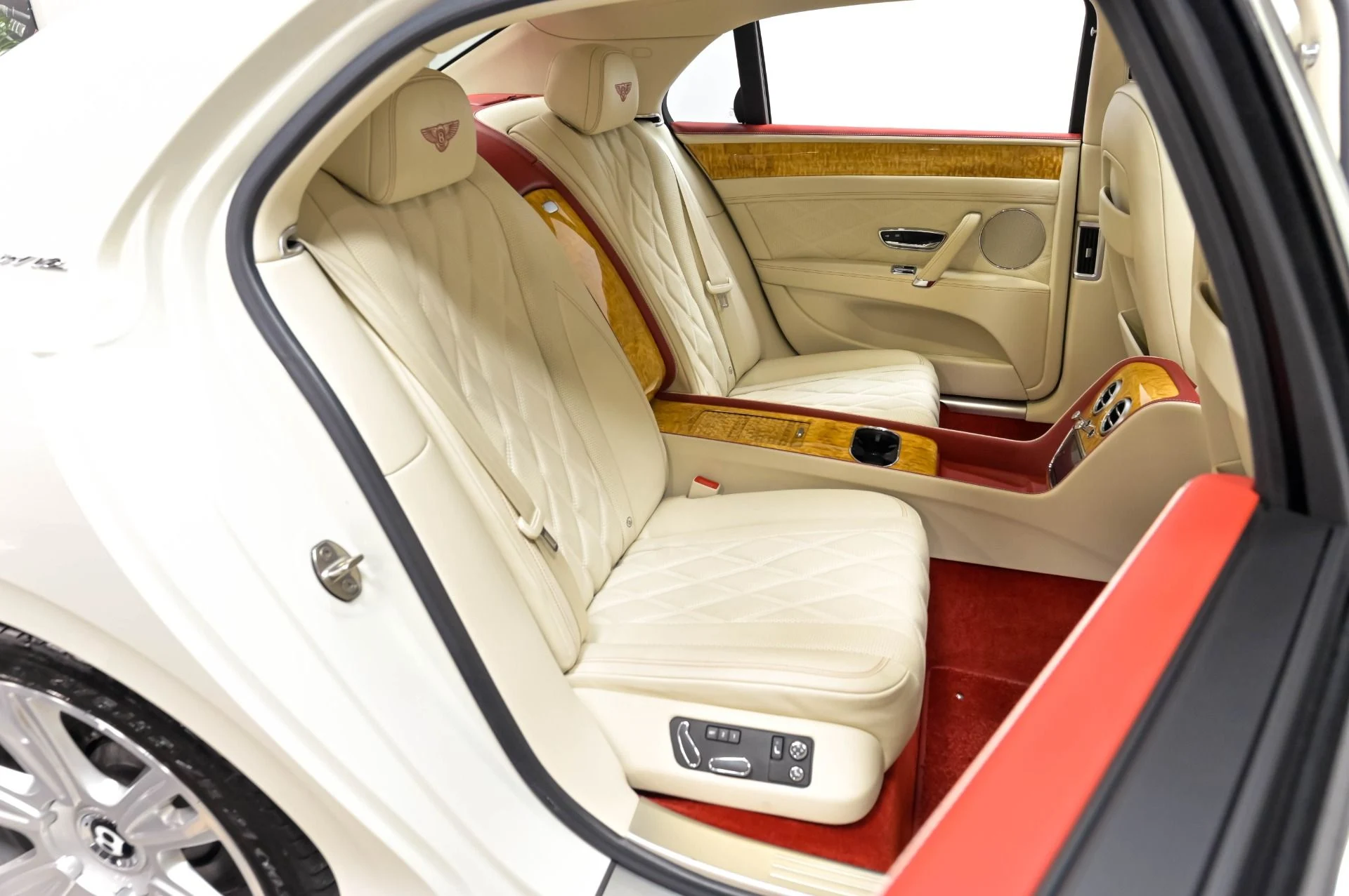 mph030_2097544144_Used_2016_Bentley_Flying_Spur_W12_1779838751_249b835916