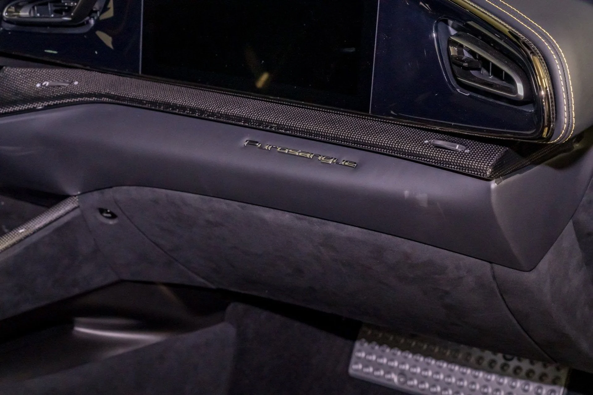 mph030_210095834_21c2a227fb134af5bf03b0744208ddca_5cc8749781