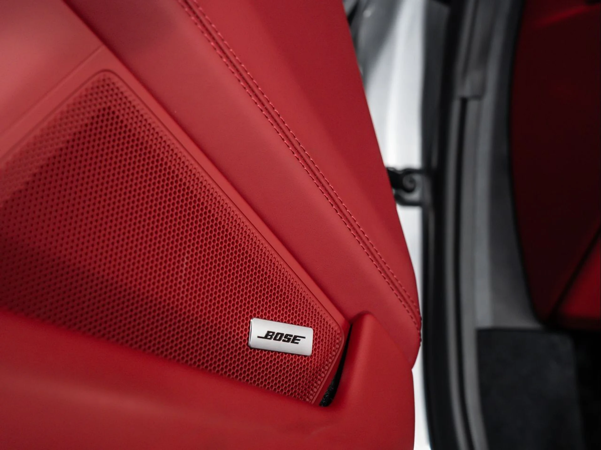 mph030_2103704593_367f95ec3b1c1f3f1c863abe162590fe_2e5702775f