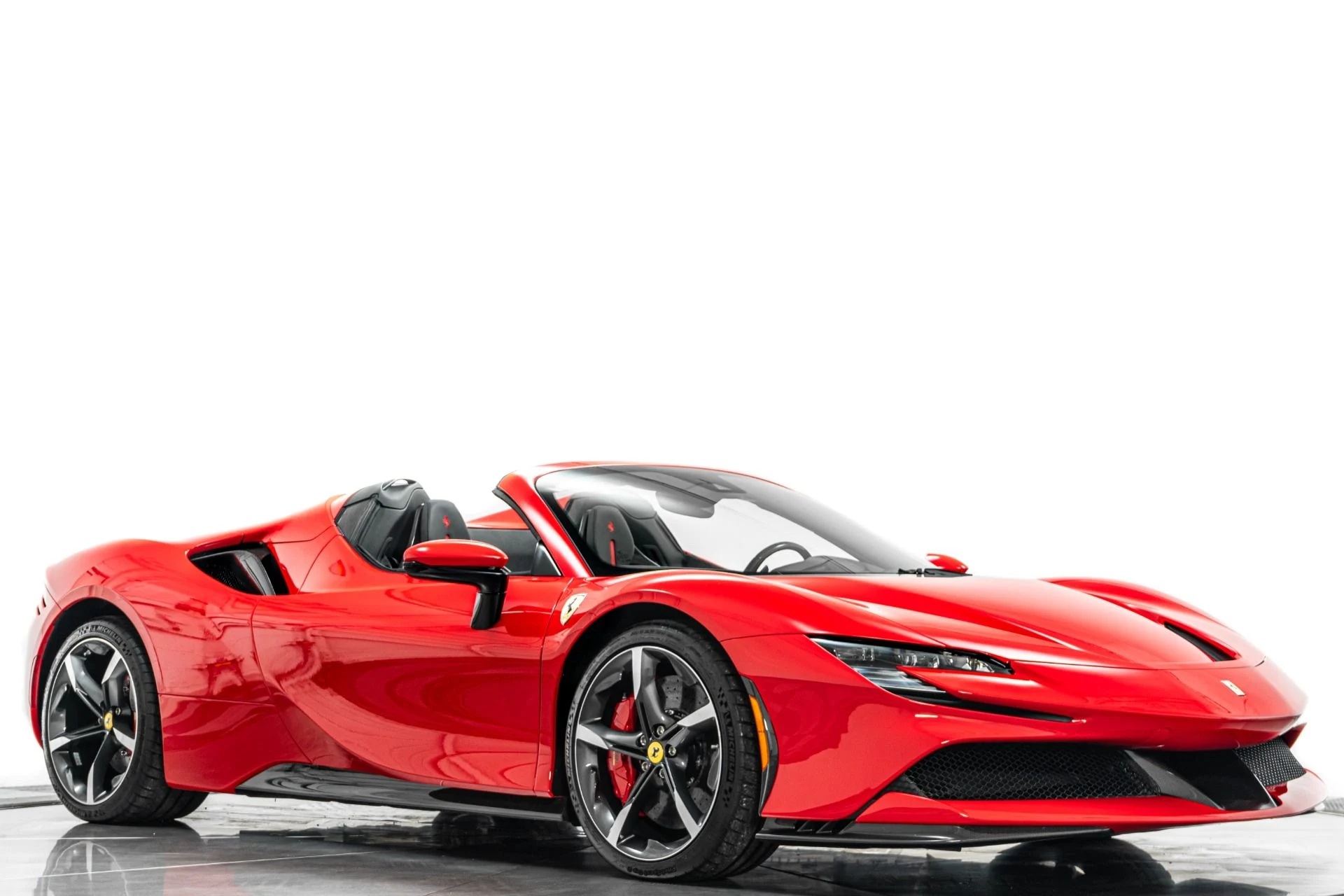 mph030_2106427496_Used_2025_Ferrari_SF_90_Spider_1779917400_1cebb9b706