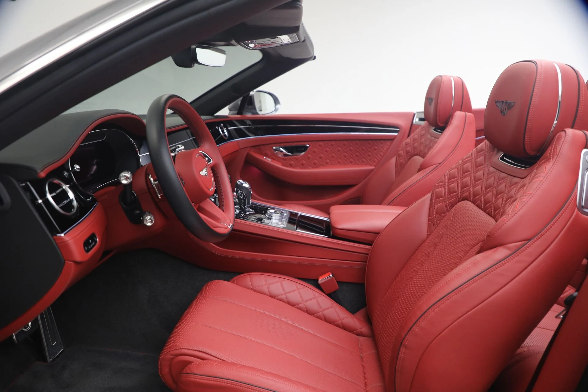 mph030_2107112577_Used_2022_Bentley_Continental_GTC_V8_1784133766_4ef48198d1