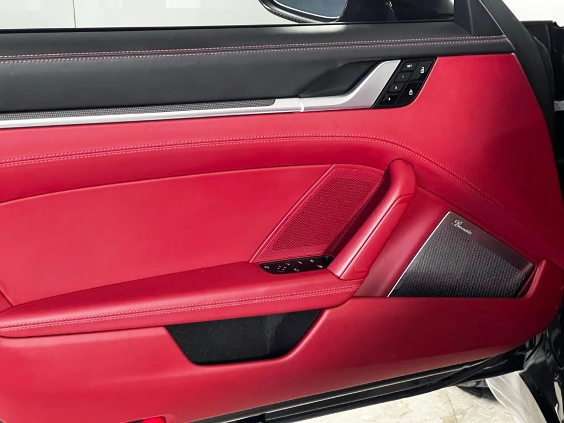 mph030_2110407677_b99e24c5b7b162b41562a236f3dd113d_767d974367