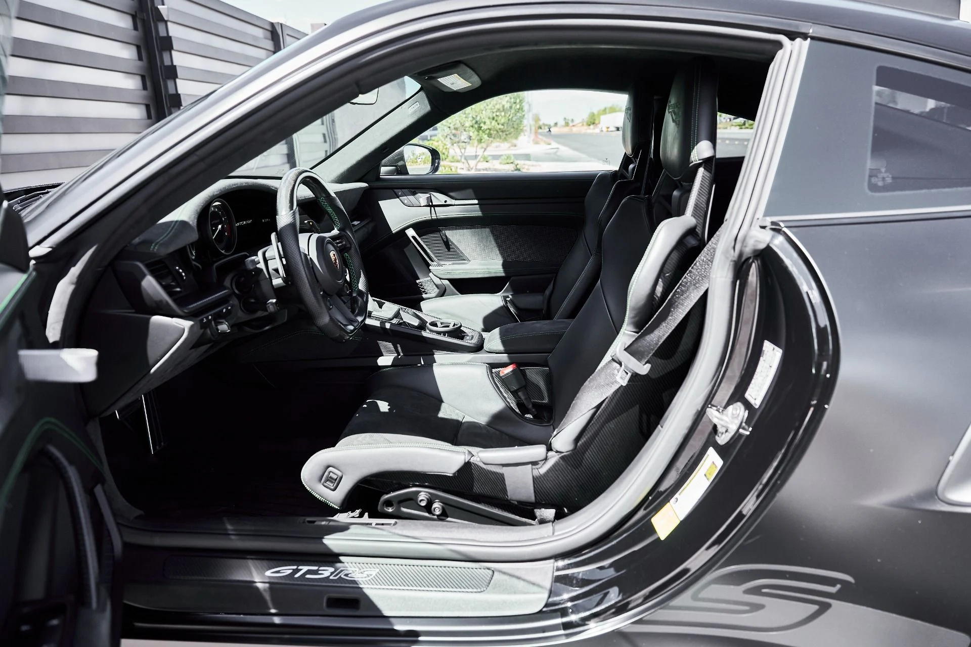 mph030_2133987178_Used_2025_Porsche_911_GT_3_RS_1776295549_91568dd6e7