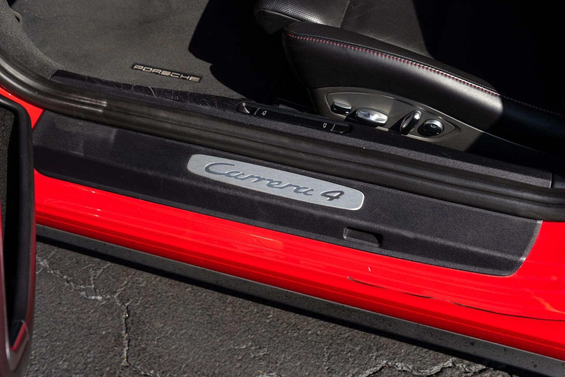 mph030_2146210809_Used_2019_Porsche_911_Carrera_4_1772073420_d4b67626ca