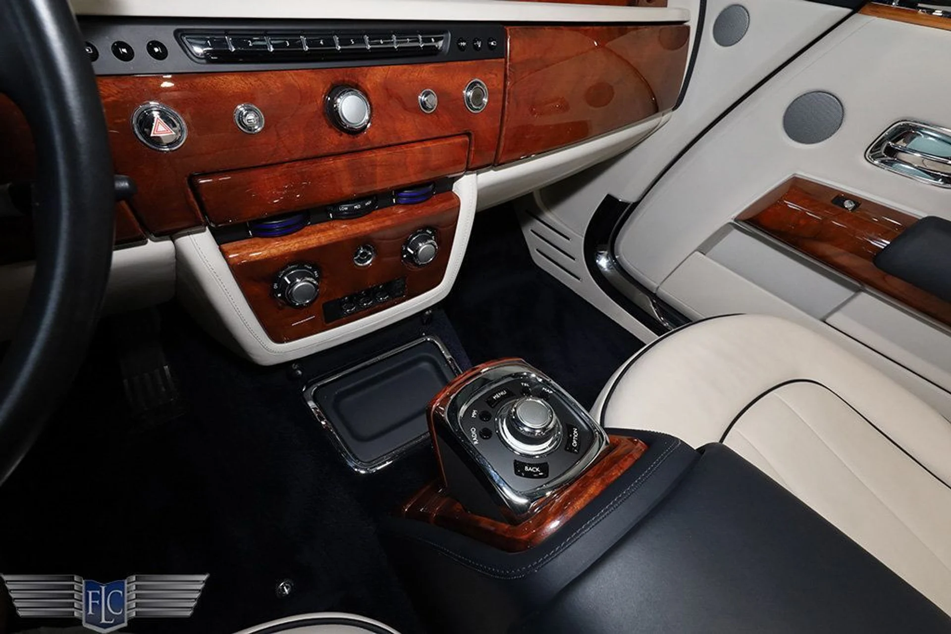mph030_2149417537_used_2013_rolls_royce_phantom_coupe_2drdrophead_9689_22930572_31_1024_a3acc314f1