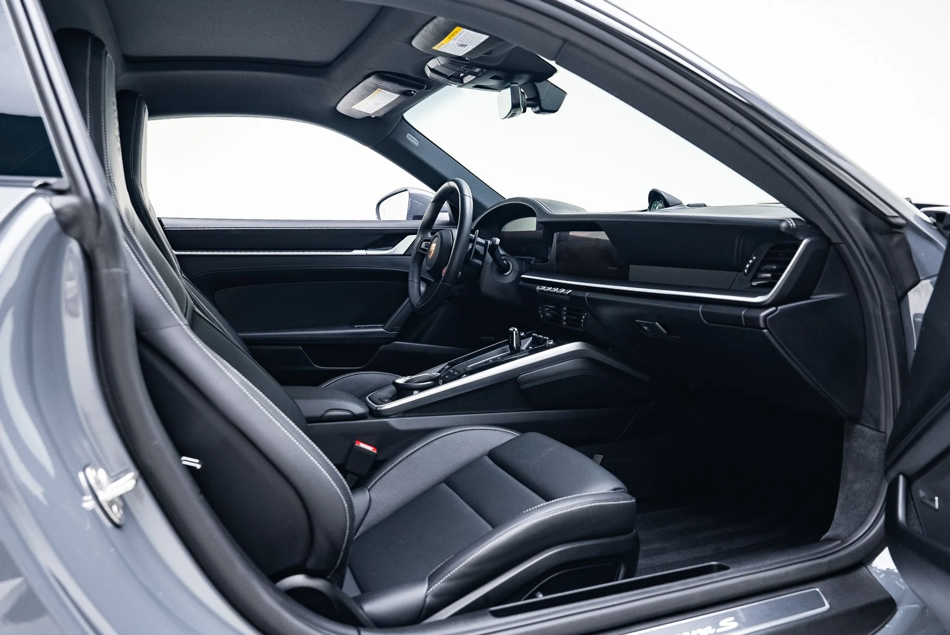 mph030_2150256110_Used_2025_Porsche_911_Carrera_S_1767146949_98604a35f9