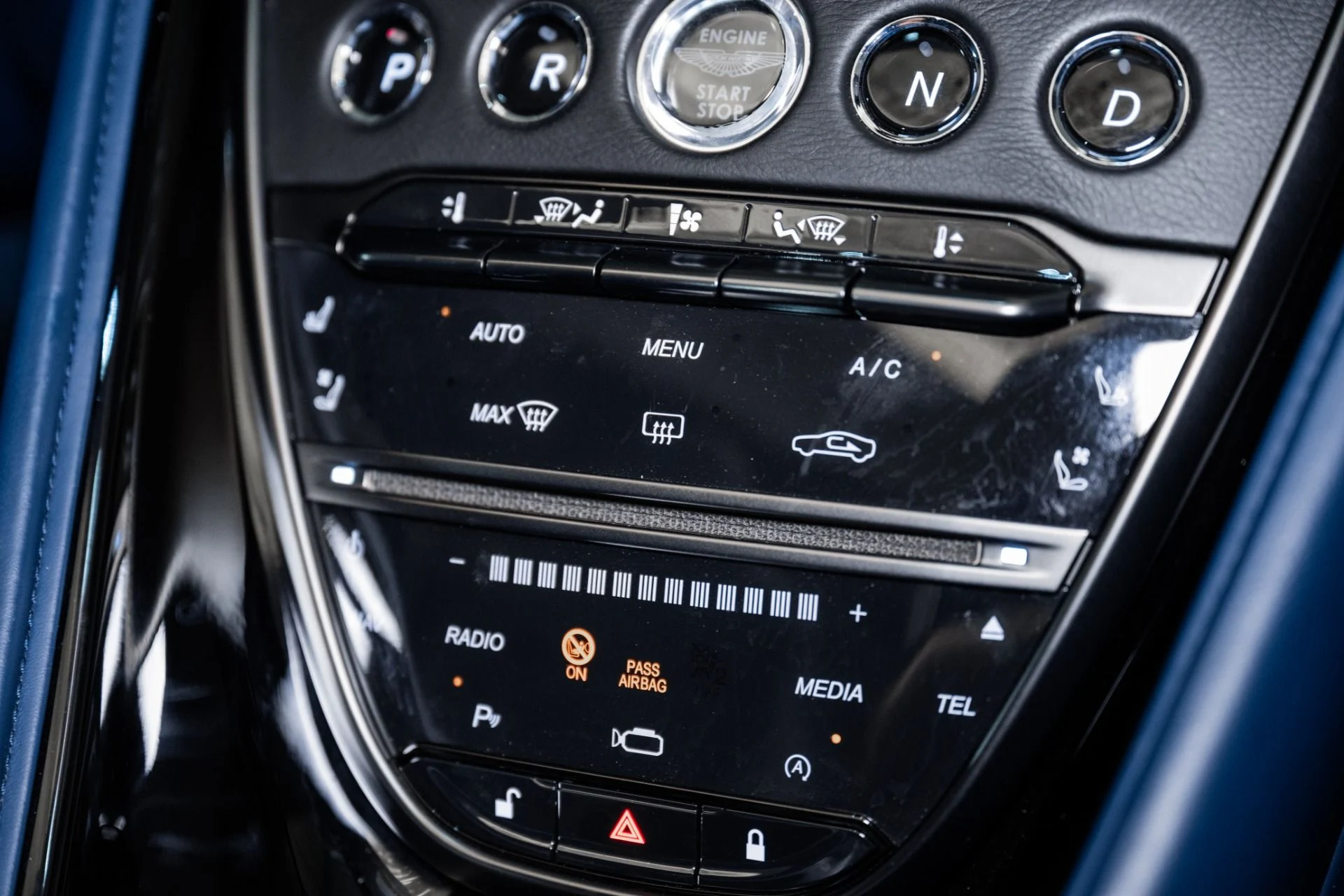 mph030_2156913398_Used_2020_Aston_Martin_DBS_Superleggera_1753546861_f1e77a3afb