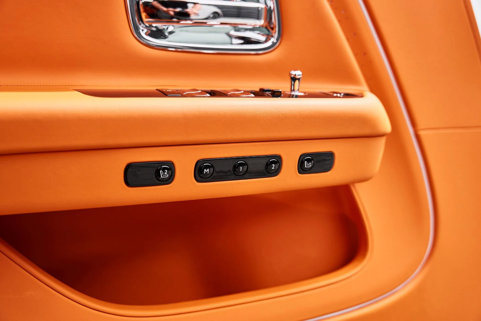 mph030_21656557_Used_2025_Rolls_Royce_Spectre_Base_1775928267_a9c3d51ab2