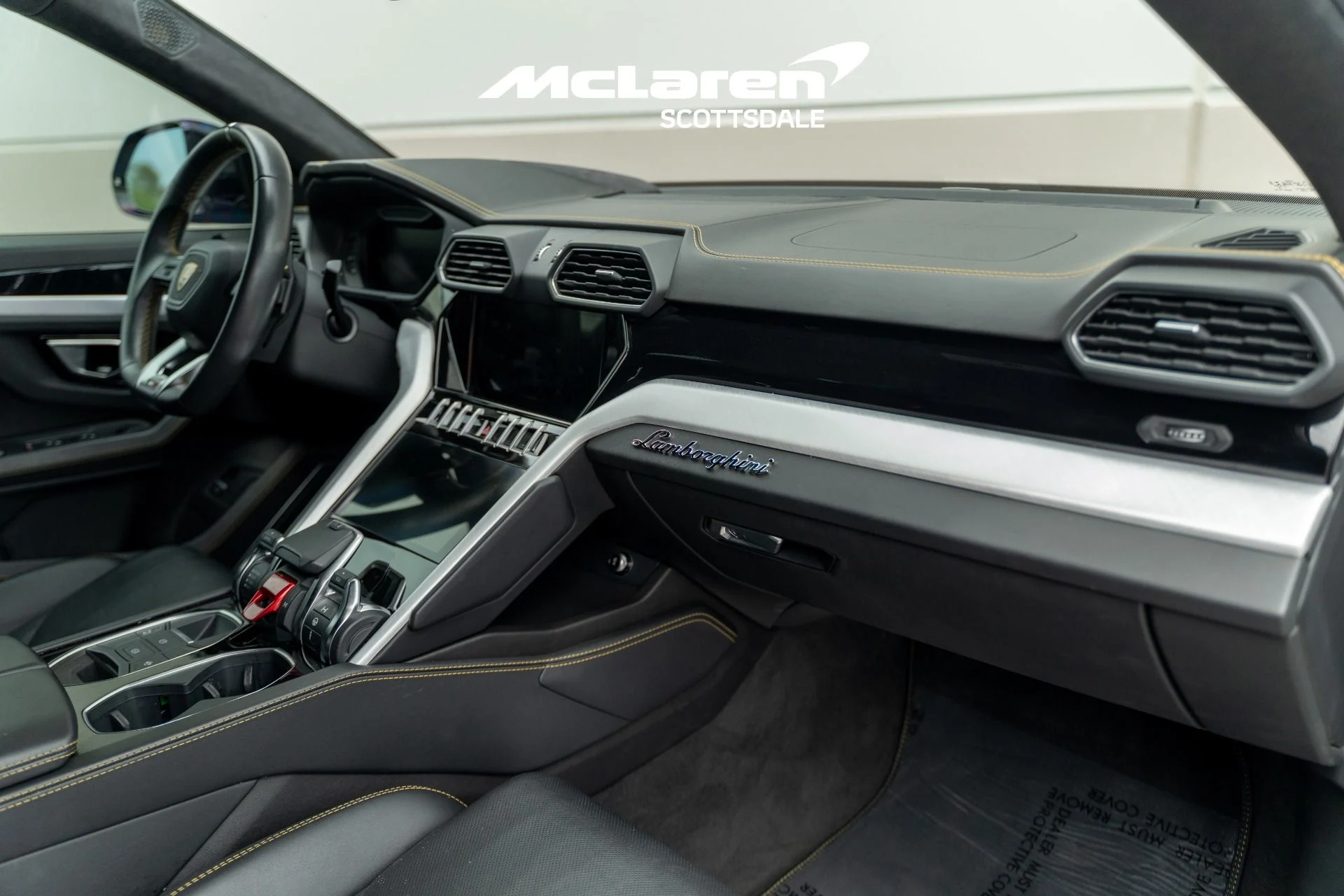 mph030_2166136178_Used_2021_LAMBORGHINI_URUS_1757137597_0f9c236837