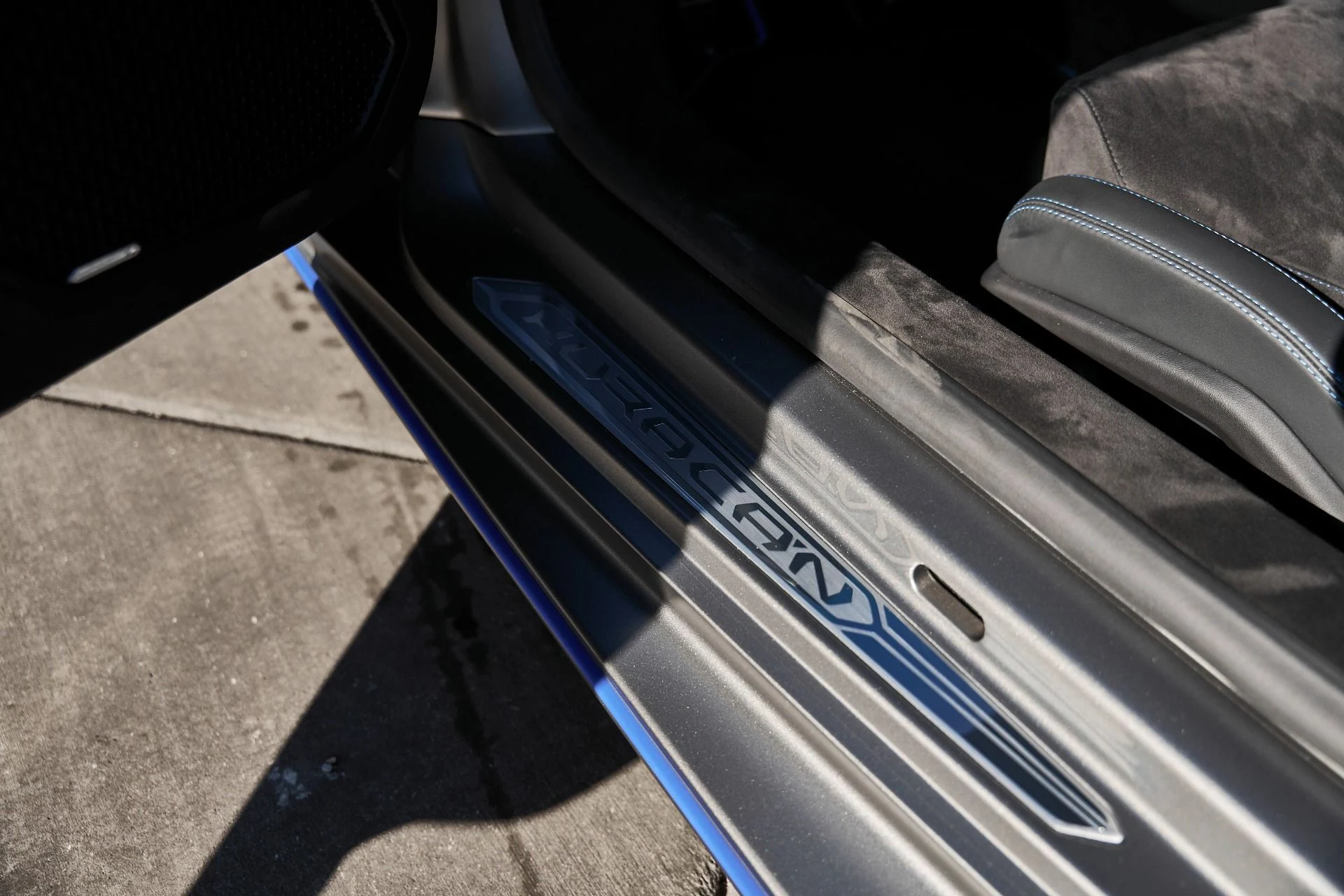 mph030_216956249_Used_2023_Lamborghini_Huracan_Tecnica_Base_1766024597_f8012ced2c