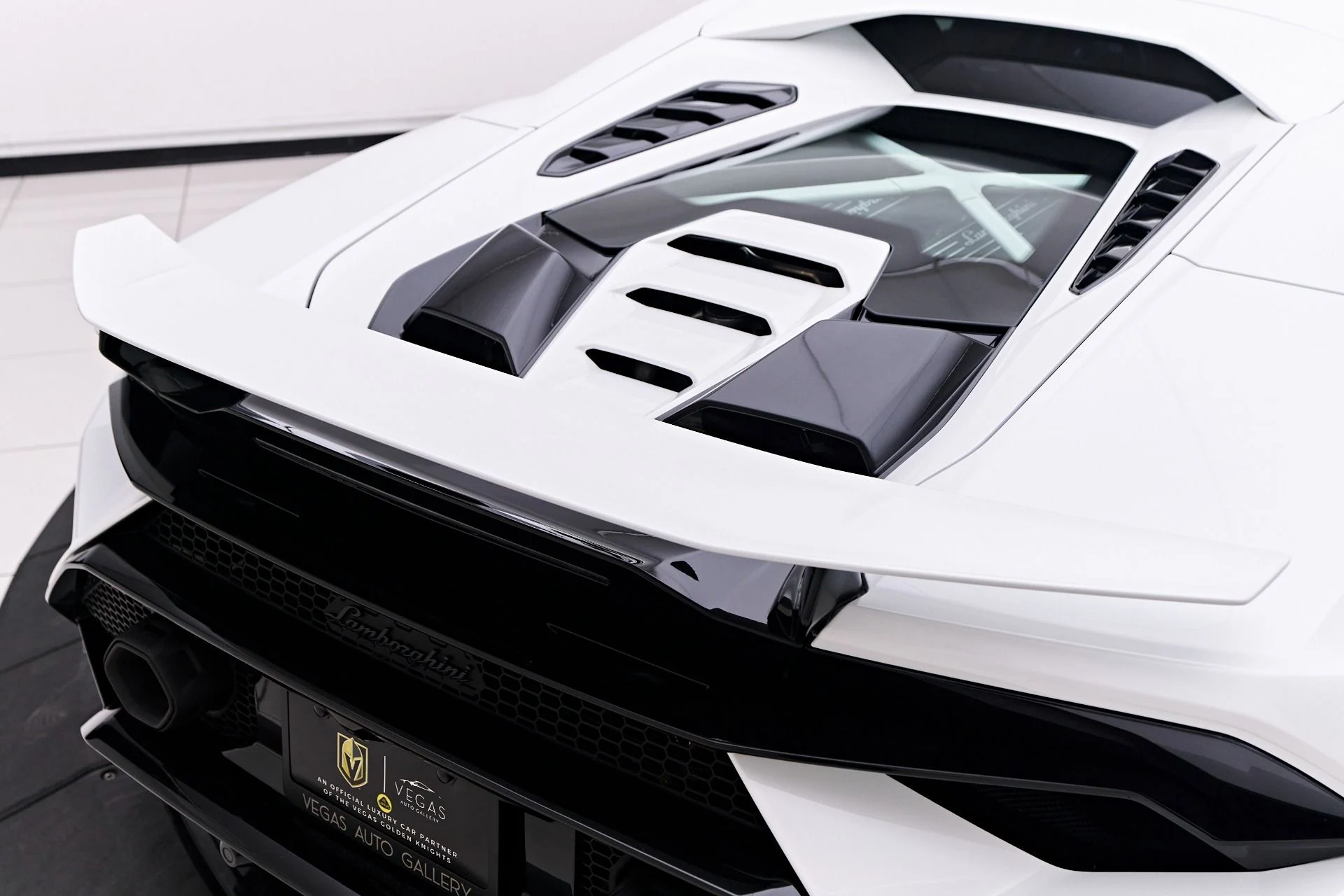 mph030_2171535530_Used_2023_Lamborghini_Huracan_Tecnica_Base_1750384074_2656857a09