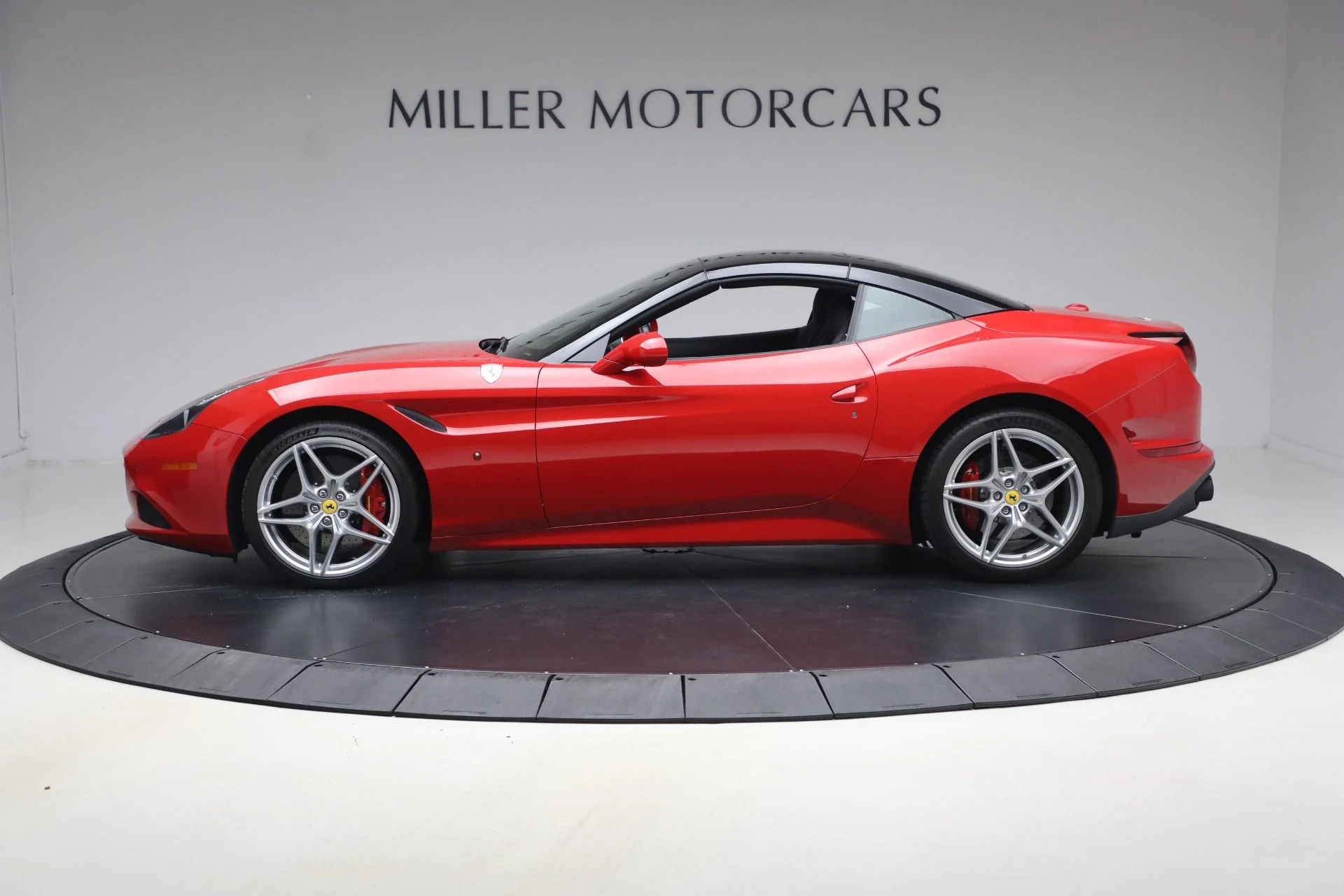 mph030_2174723744_Used_2017_Ferrari_California_T_1787347084_14141627fa