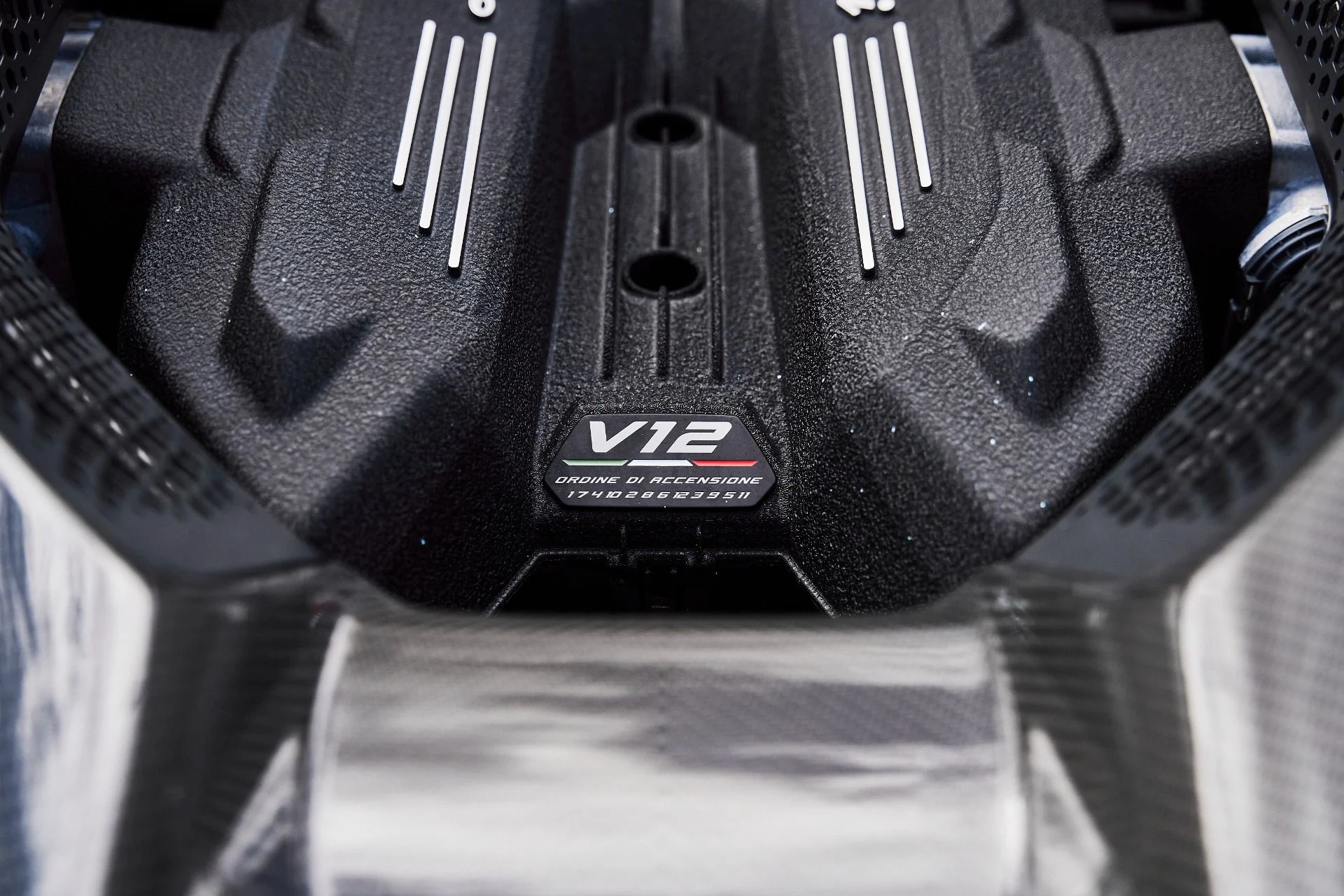 mph030_2181362825_Used_2025_Lamborghini_Revuelto_Base_1777078102_e55f2ffd64