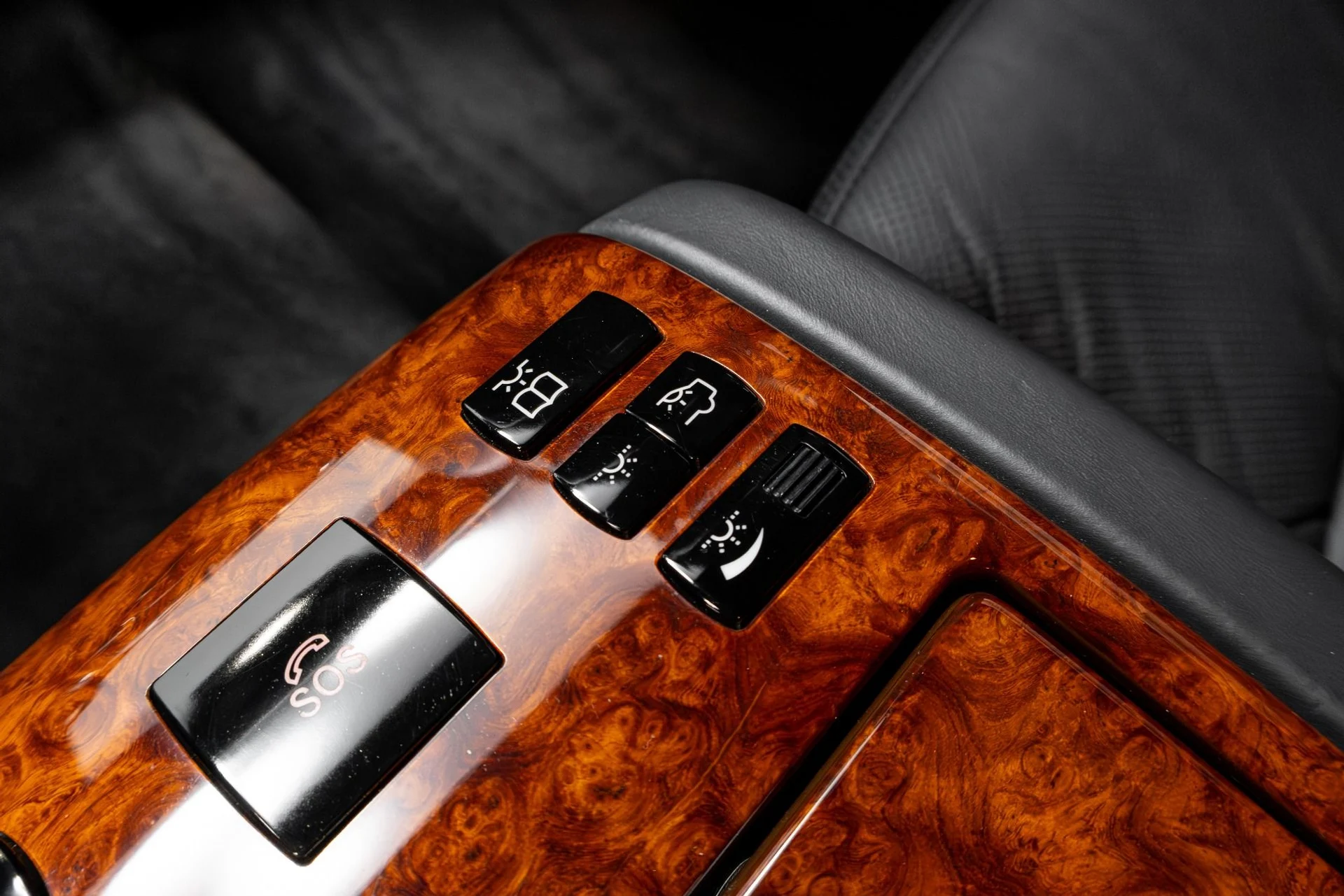 mph030_2185805154_Used_2004_Maybach_57_1769486757_398671f2ed