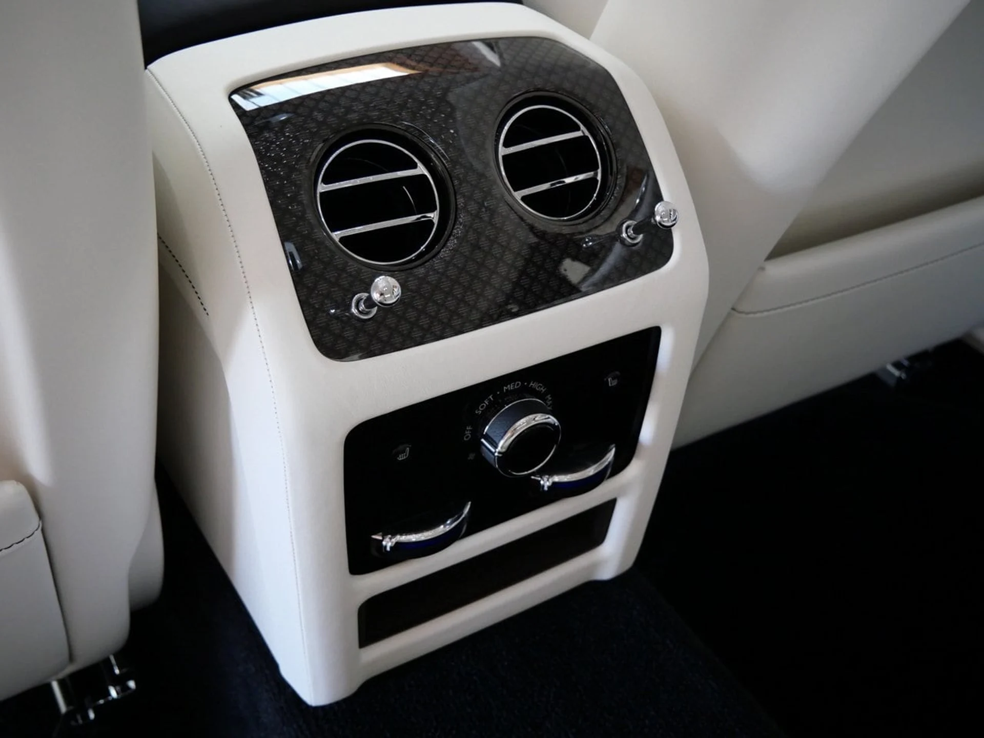 mph030_2190112979_b3fb8ac0509851a8a236394f5b28c508x_e570895f19