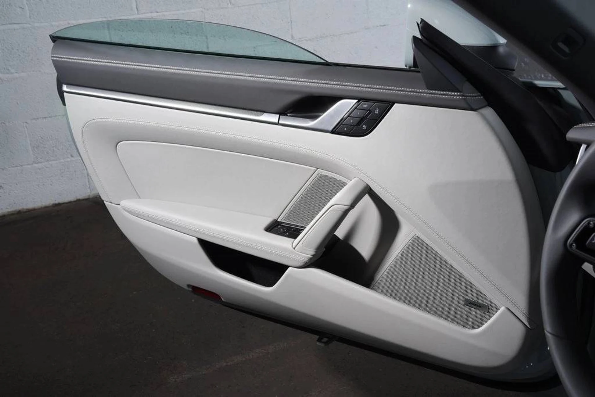 mph030_2202540429_e71feeba64f8aac1f2c9160aed4dca4cx_7def2460fe