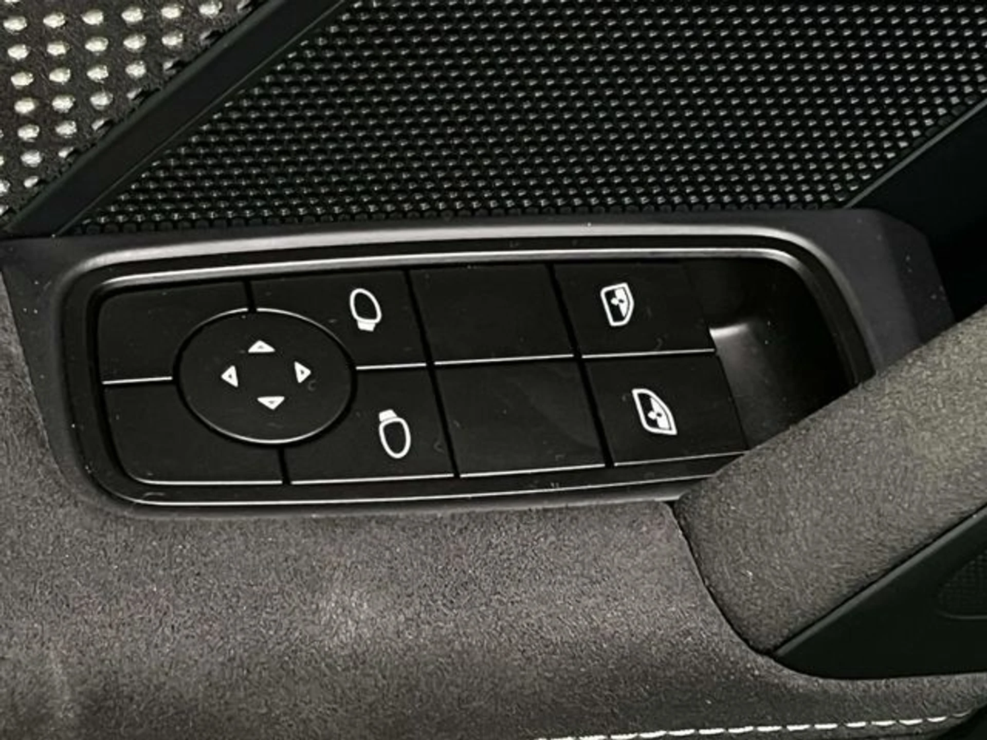 mph030_2208236817_32003372787fd7858305dd763137df14x_9d8ec0639a