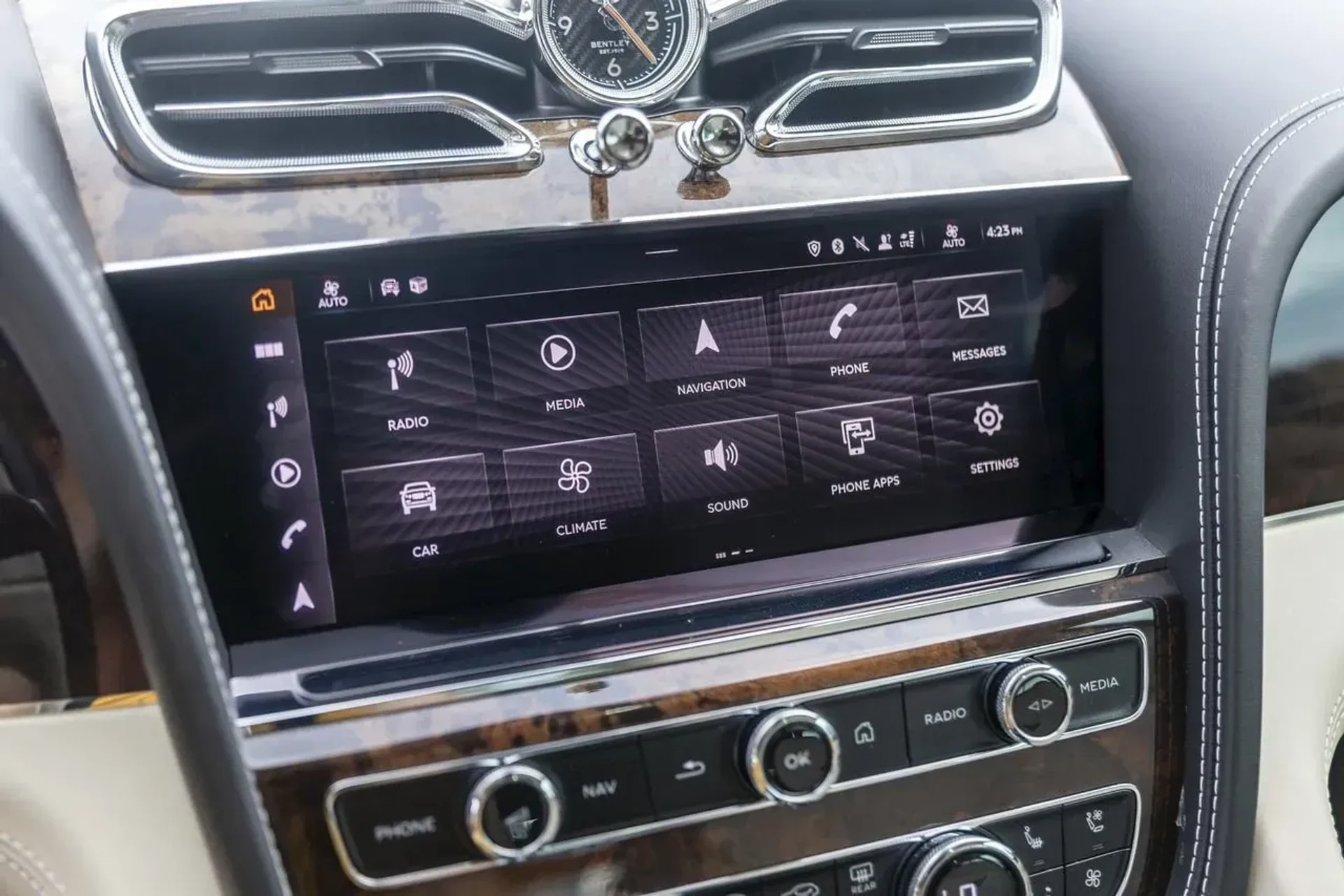 mph030_2211947928_ecd57eb1540f4695b2935b1c7f81a3d3_9aa94440d5