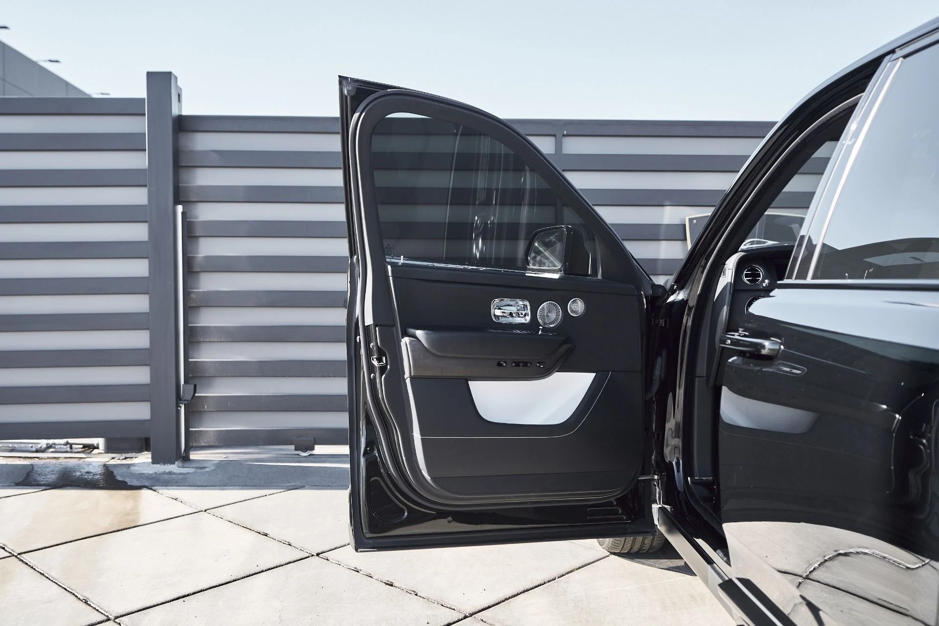 mph030_2215776187_Used_2019_Rolls_Royce_Cullinan_Base_1764382685_e67cebcced