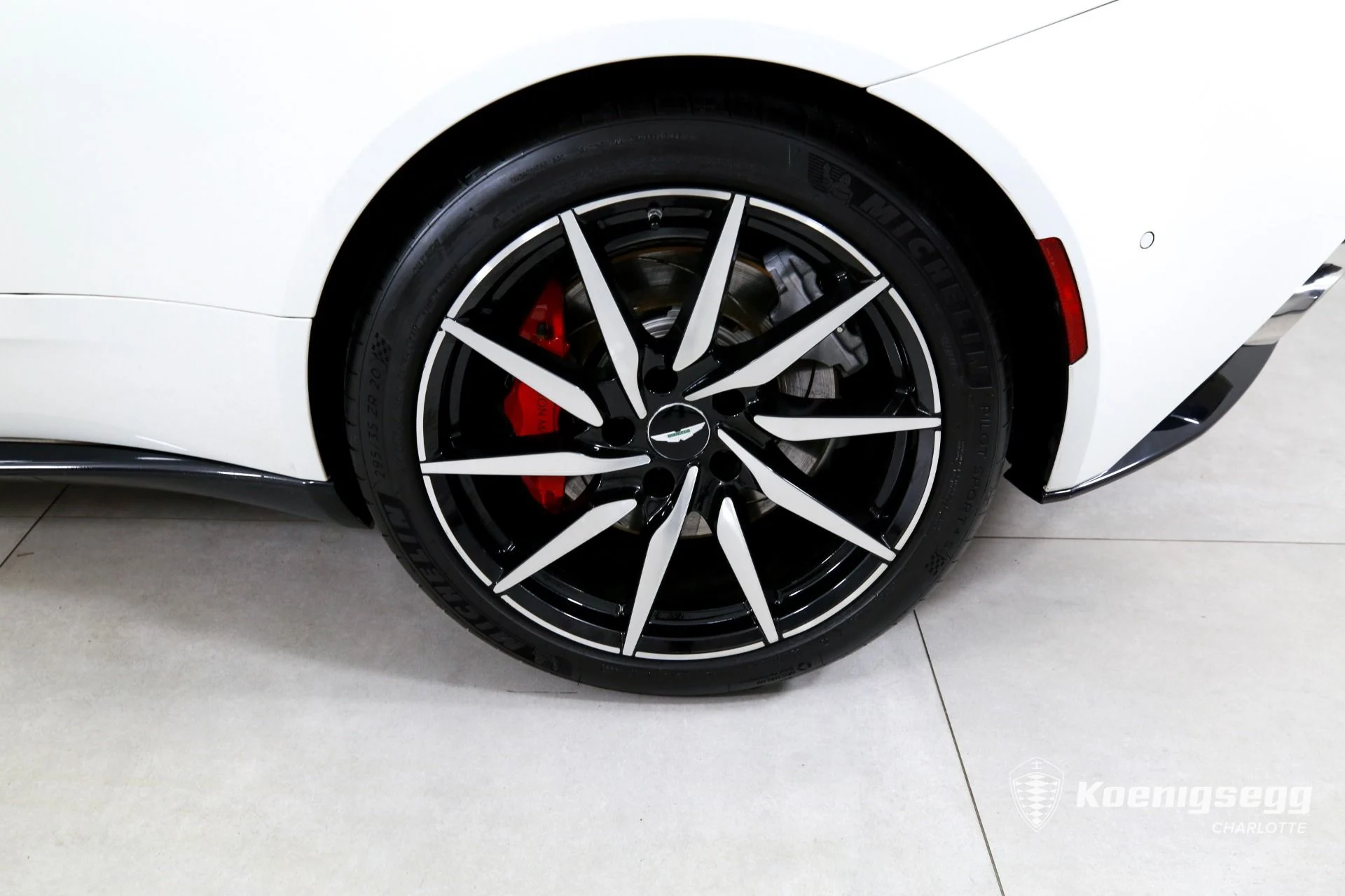 mph030_2221286784_Used_2020_Aston_Martin_DB_11_Volante_1782494523_c6d7aa1d4f