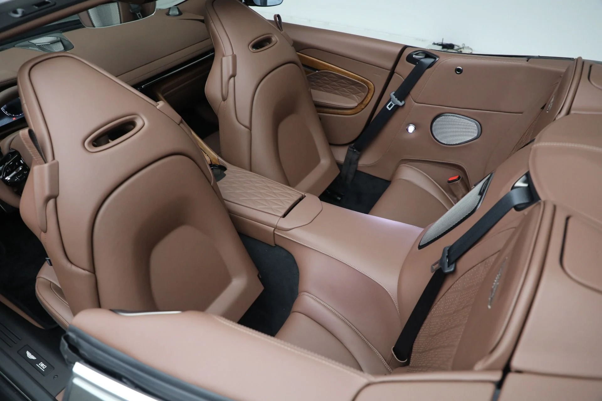 mph030_2225148505_New_2026_Aston_Martin_DB_12_Volante_6dc0d2860d