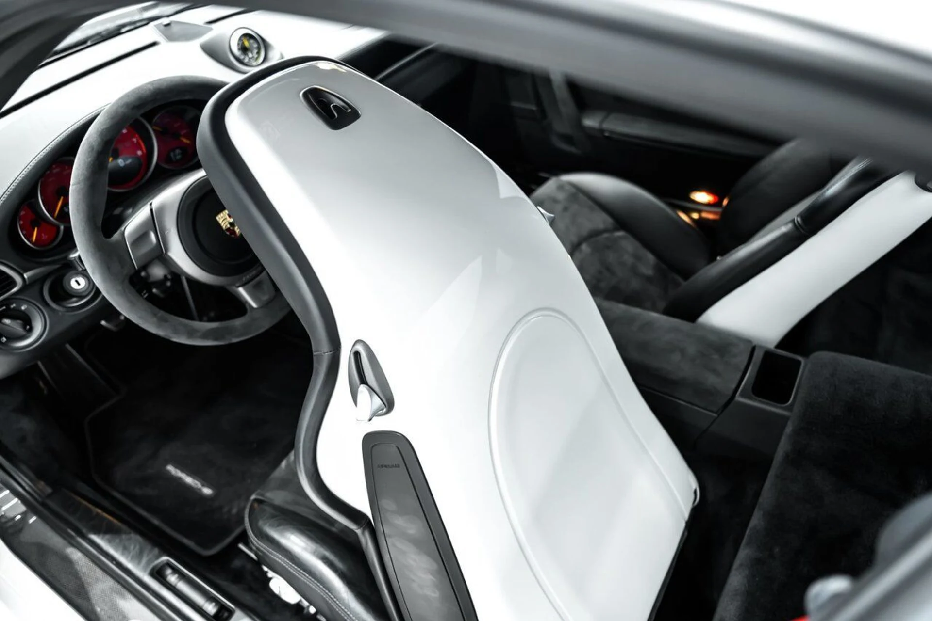 mph030_2231039059_porsche_911_2009_jpg_v_1773863537_e41594fe65