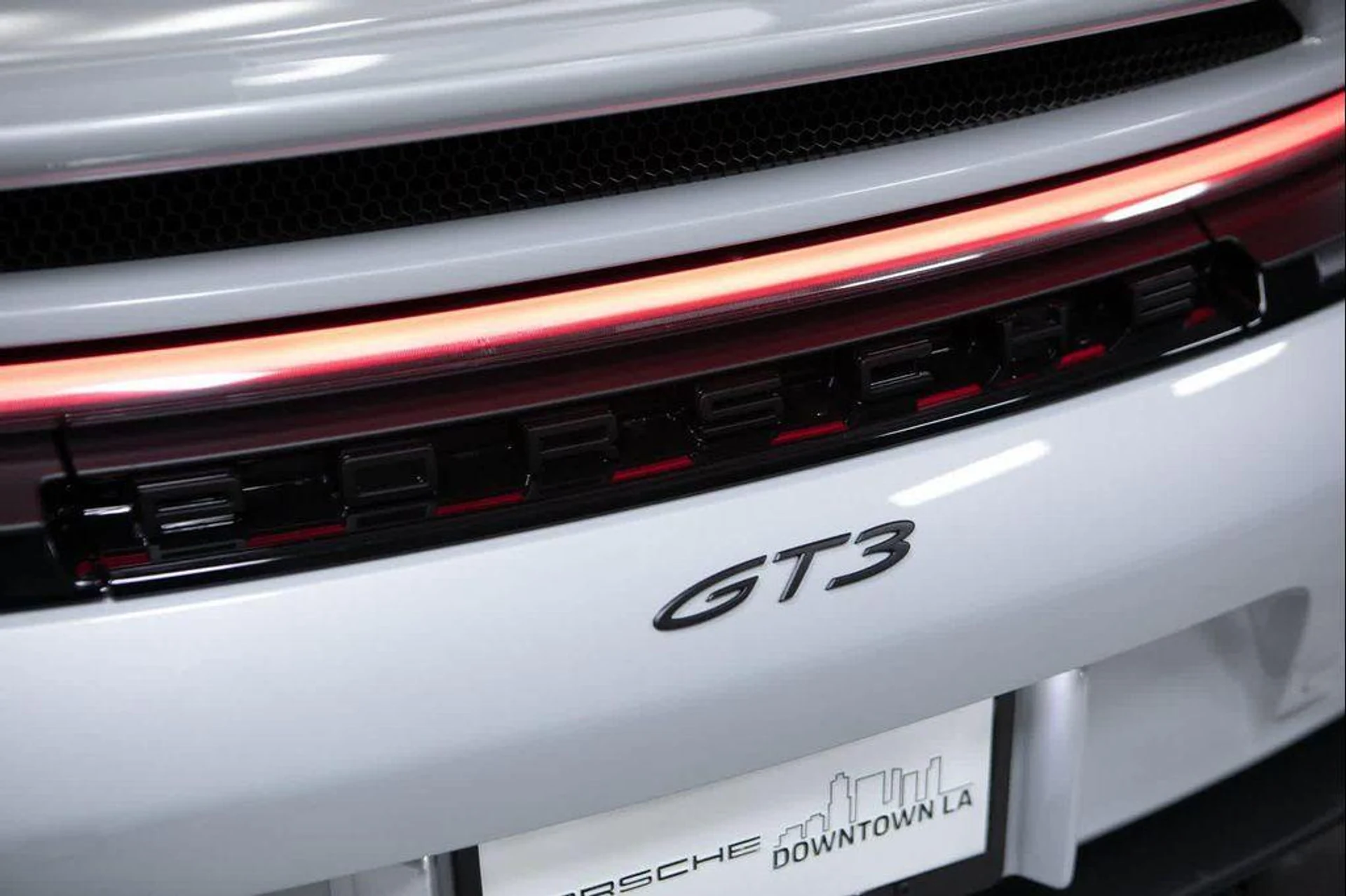 mph030_2236442007_VNE_2_I_Val_M1l9s_Hj6dm_K3_UE_6b_W7c_2f6dcd056d