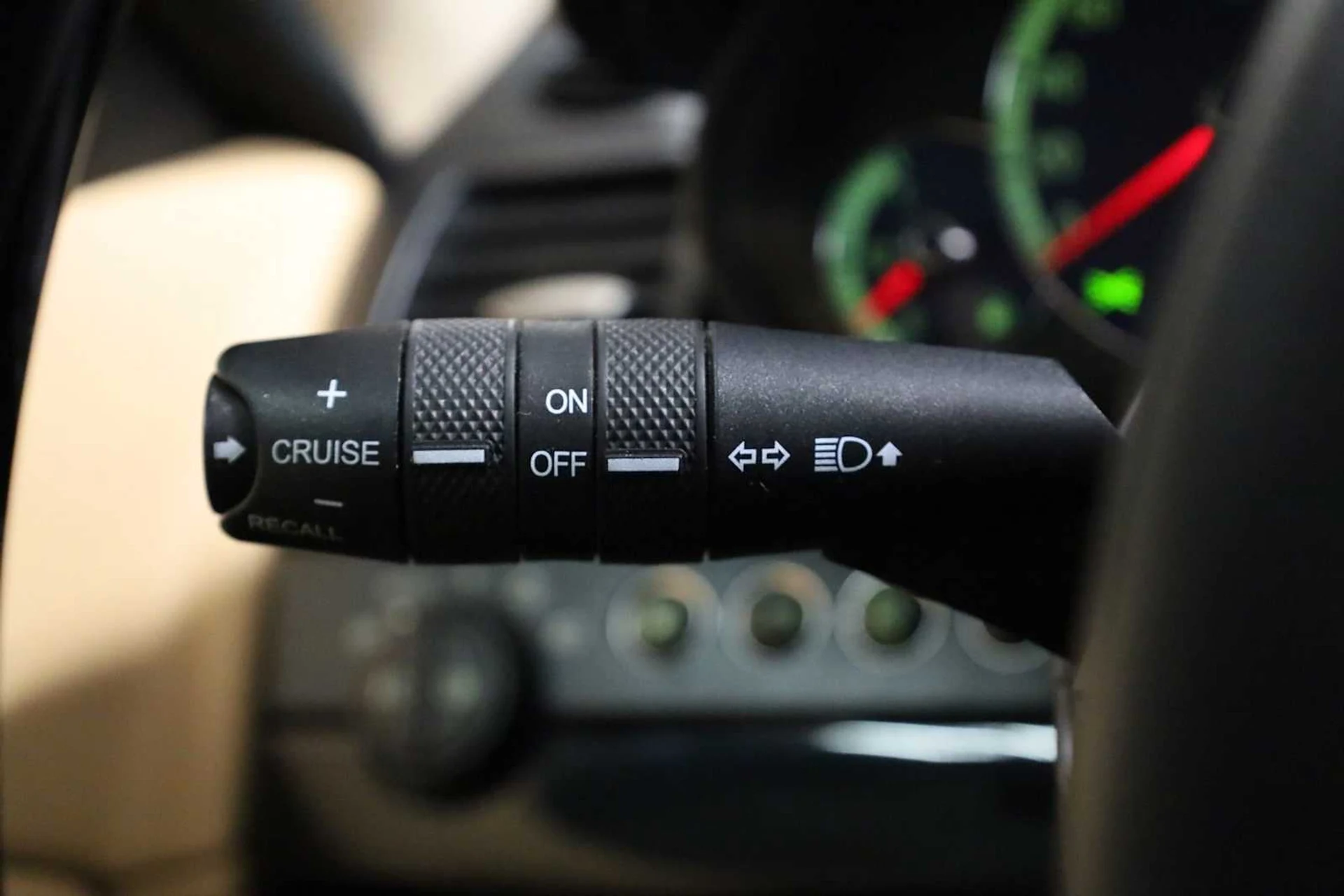 mph030_2237381664_c8b5d8d2c3a76bb324b055248292d604_1802273726