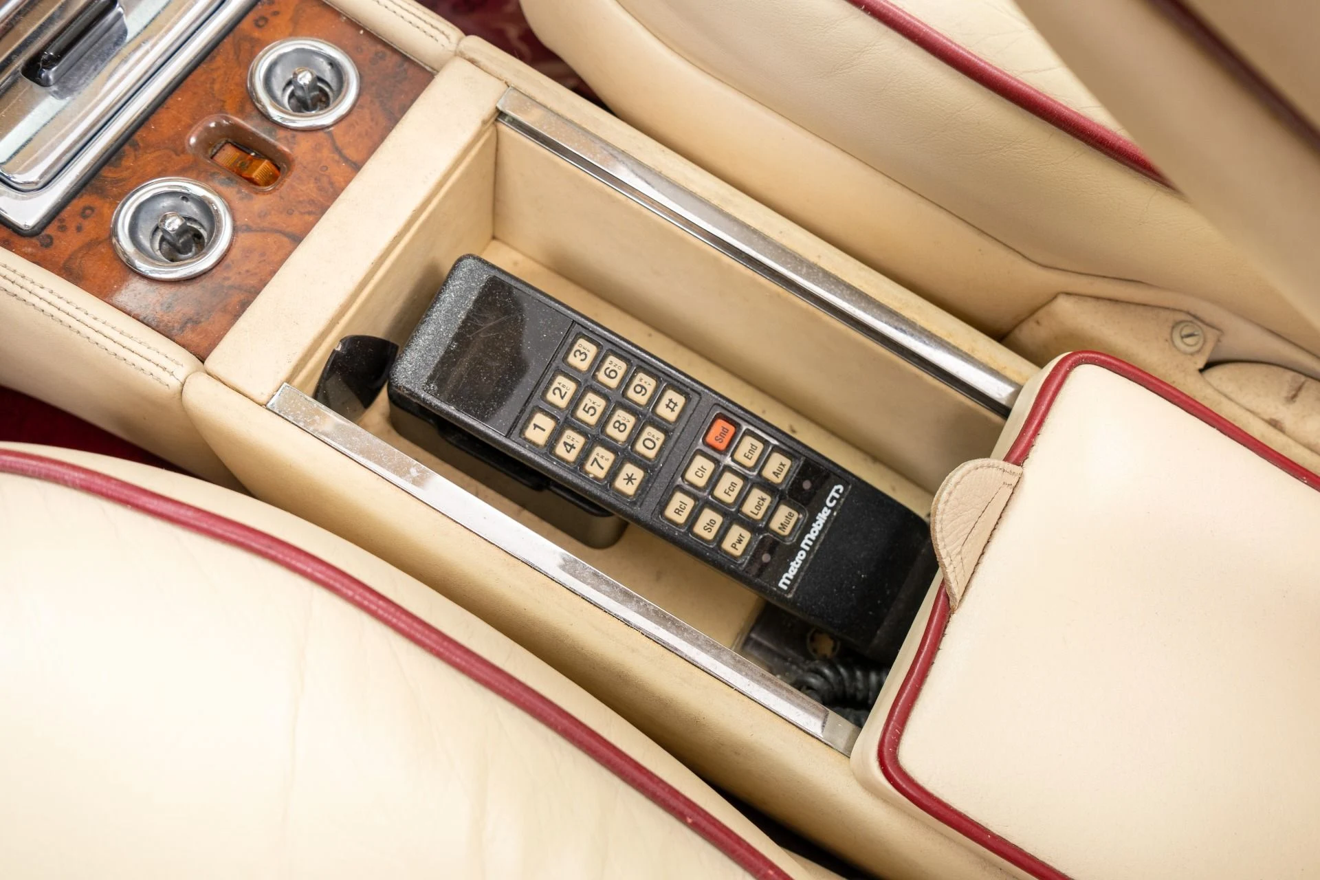 mph030_2238472828_Used_1987_Rolls_Royce_Corniche_II_1780955693_3b65f56fc5